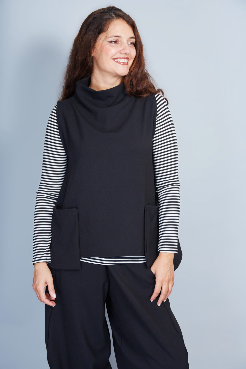 Chaleco Modelo Caren Color Negro