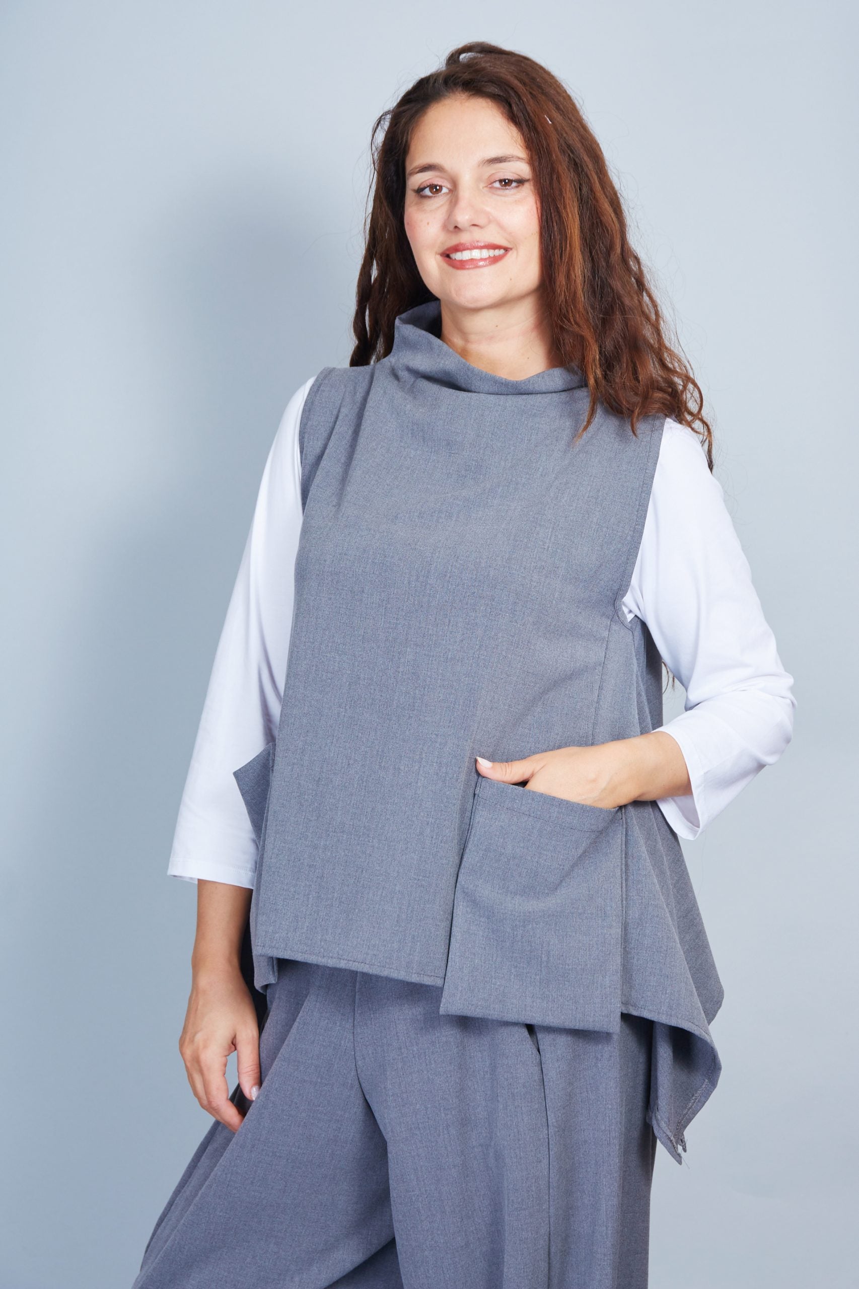 Chaleco Modelo Caren Color Gris Antracita