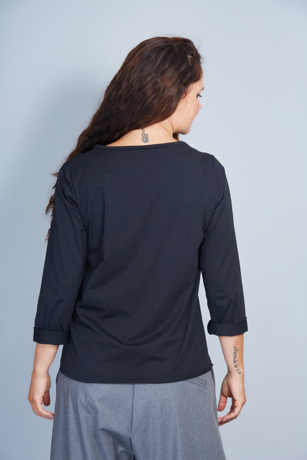 Camiseta Modelo Ludmilla Color Negro