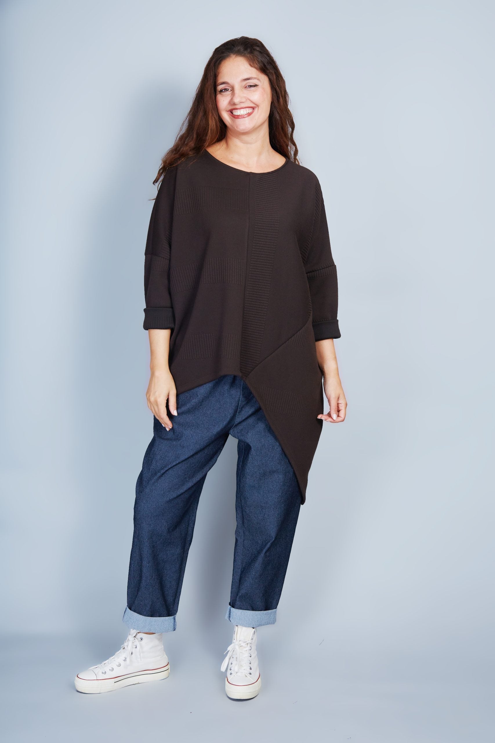 Blusa Modelo Nuria Color Marrón Oscuro