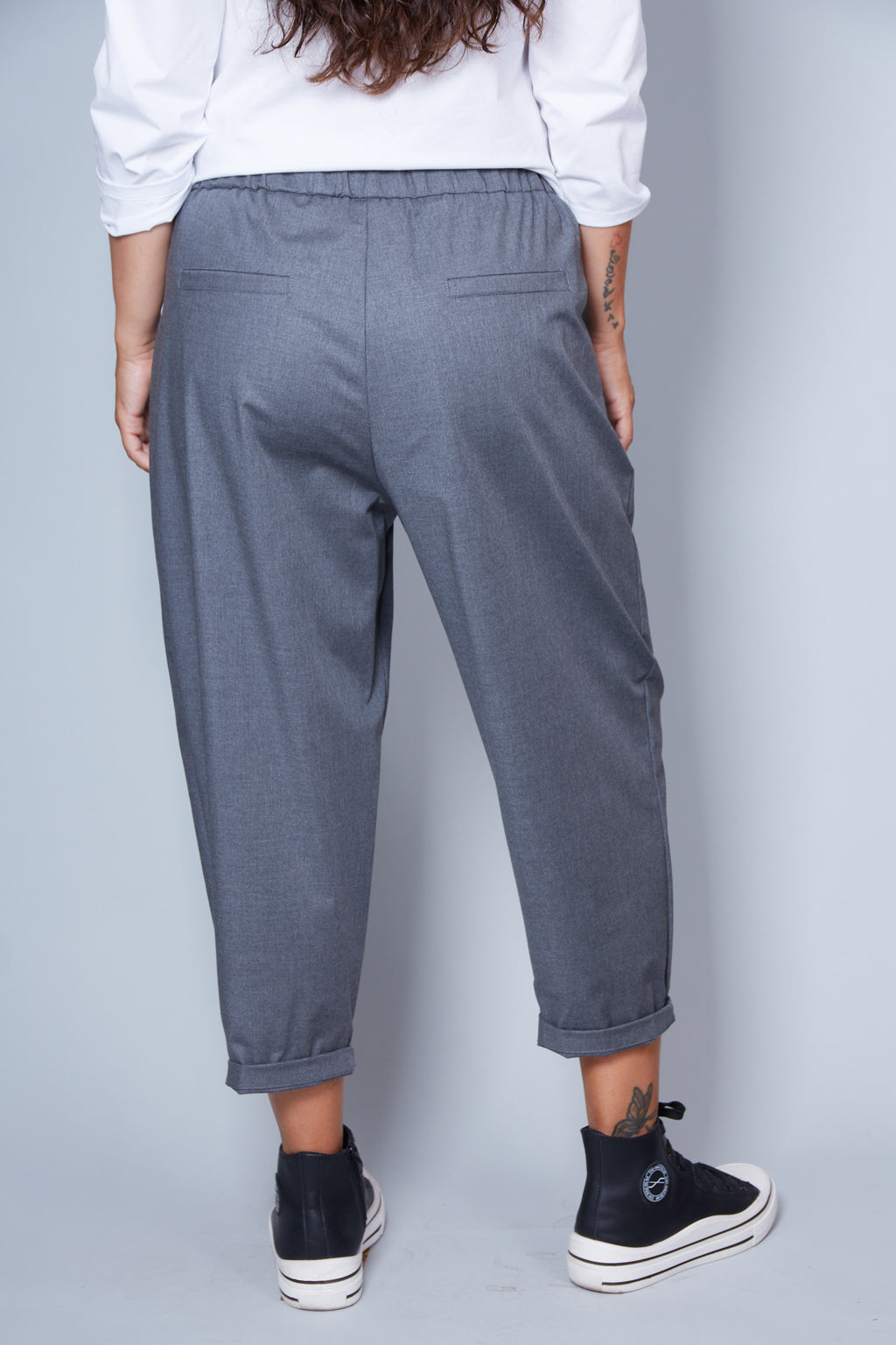 Pantalón Modelo Gigi Color Gris Antracita