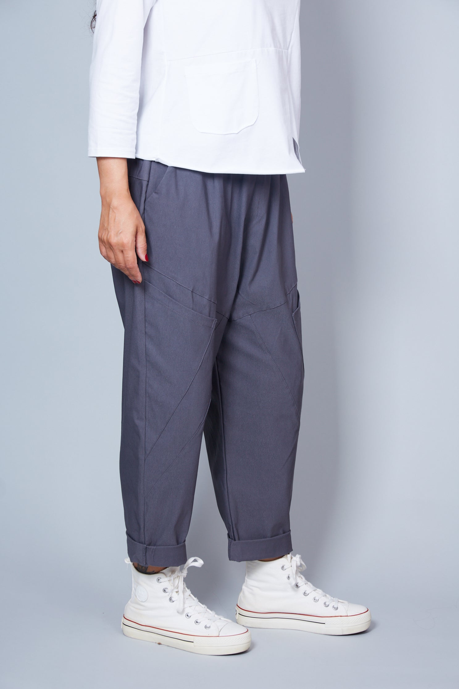 Pantalón Modelo Neiva Color Gris Oscuro