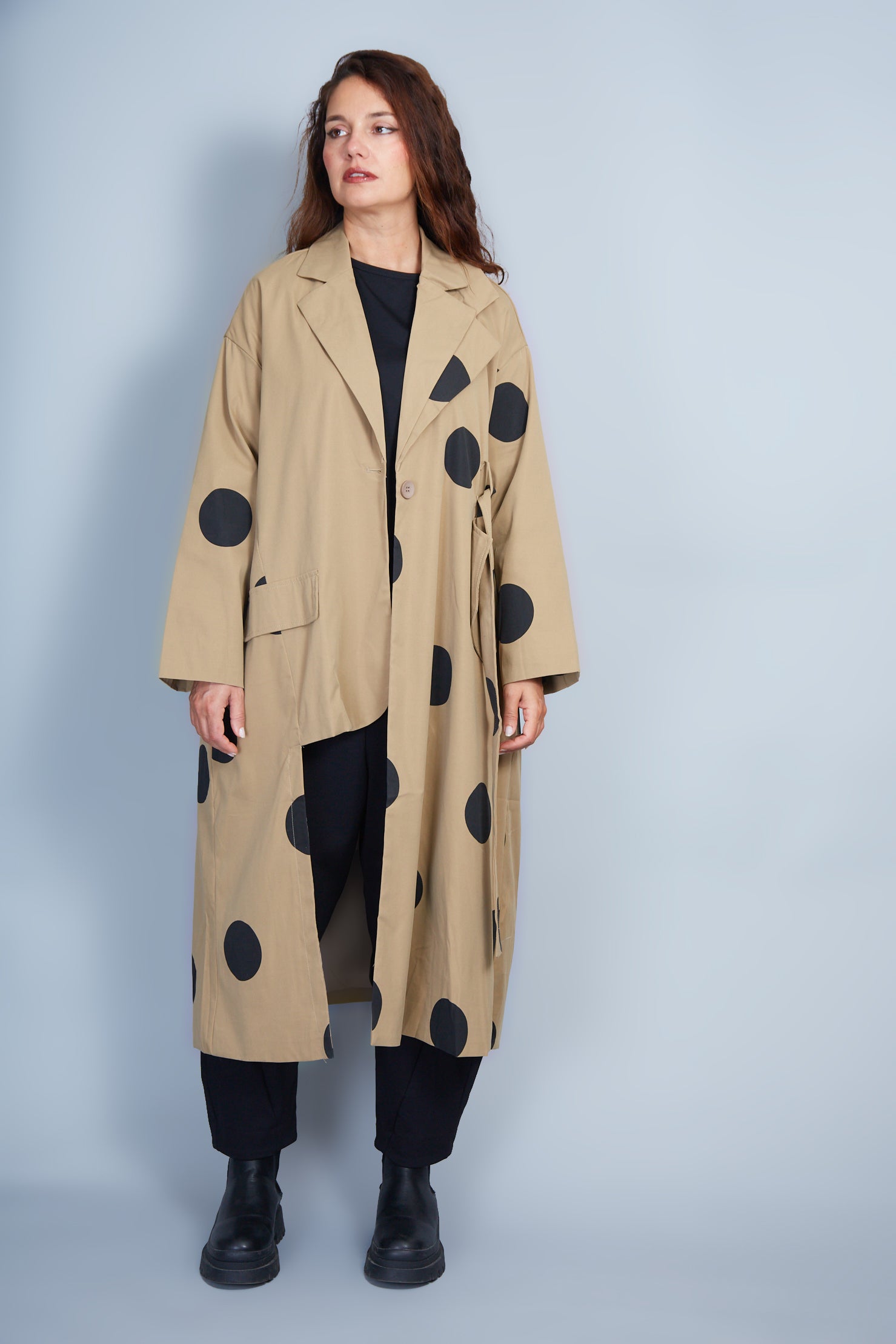 Gabardina Modelo Leonor Color Camel/Negro