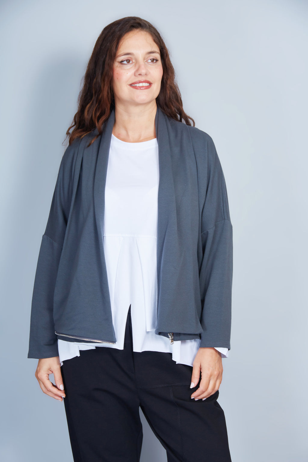 Chaqueta Modelo Helena Color Gris Oscuro