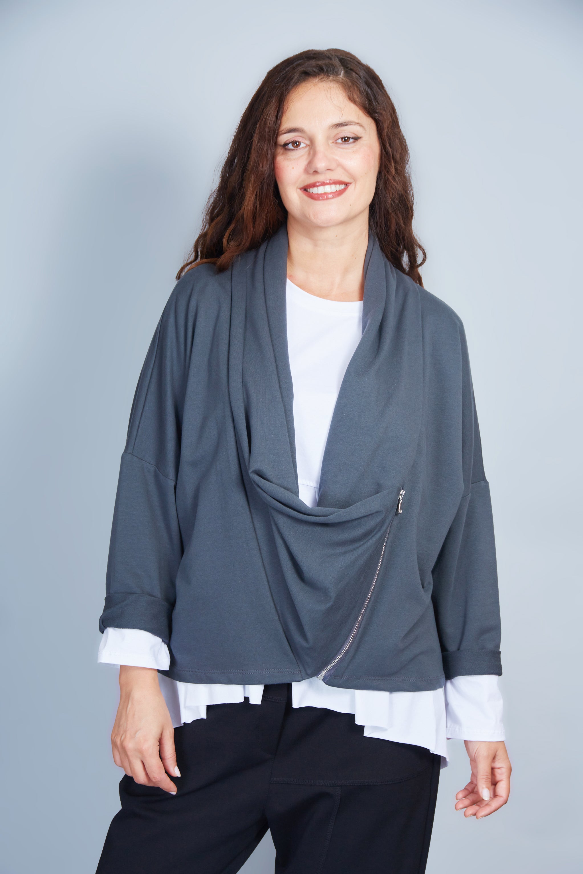 Chaqueta Modelo Helena Color Gris Oscuro