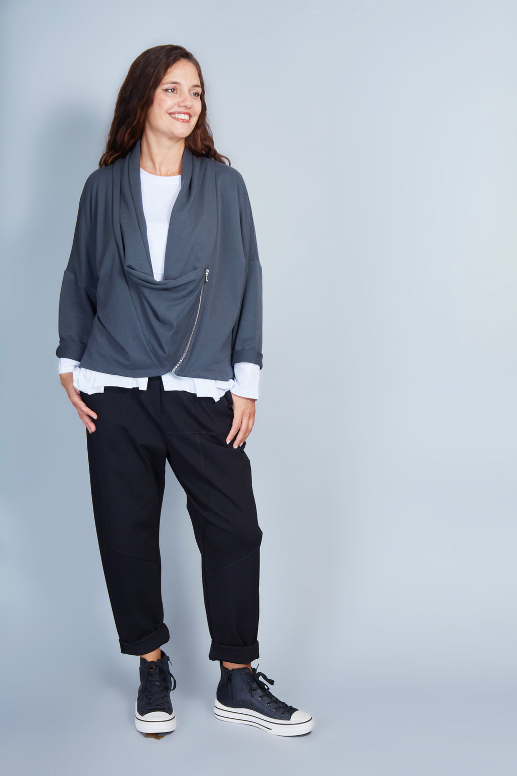 Chaqueta Modelo Helena Color Gris Oscuro