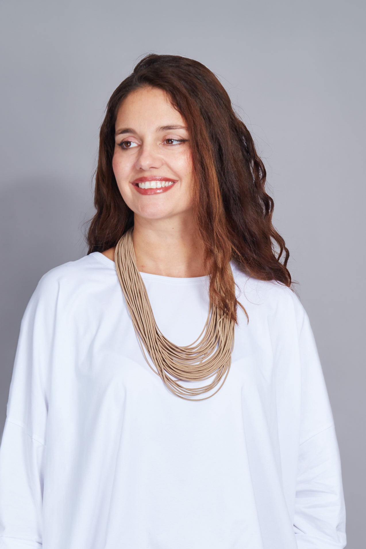 Collar Modelo Alexa Color Beige