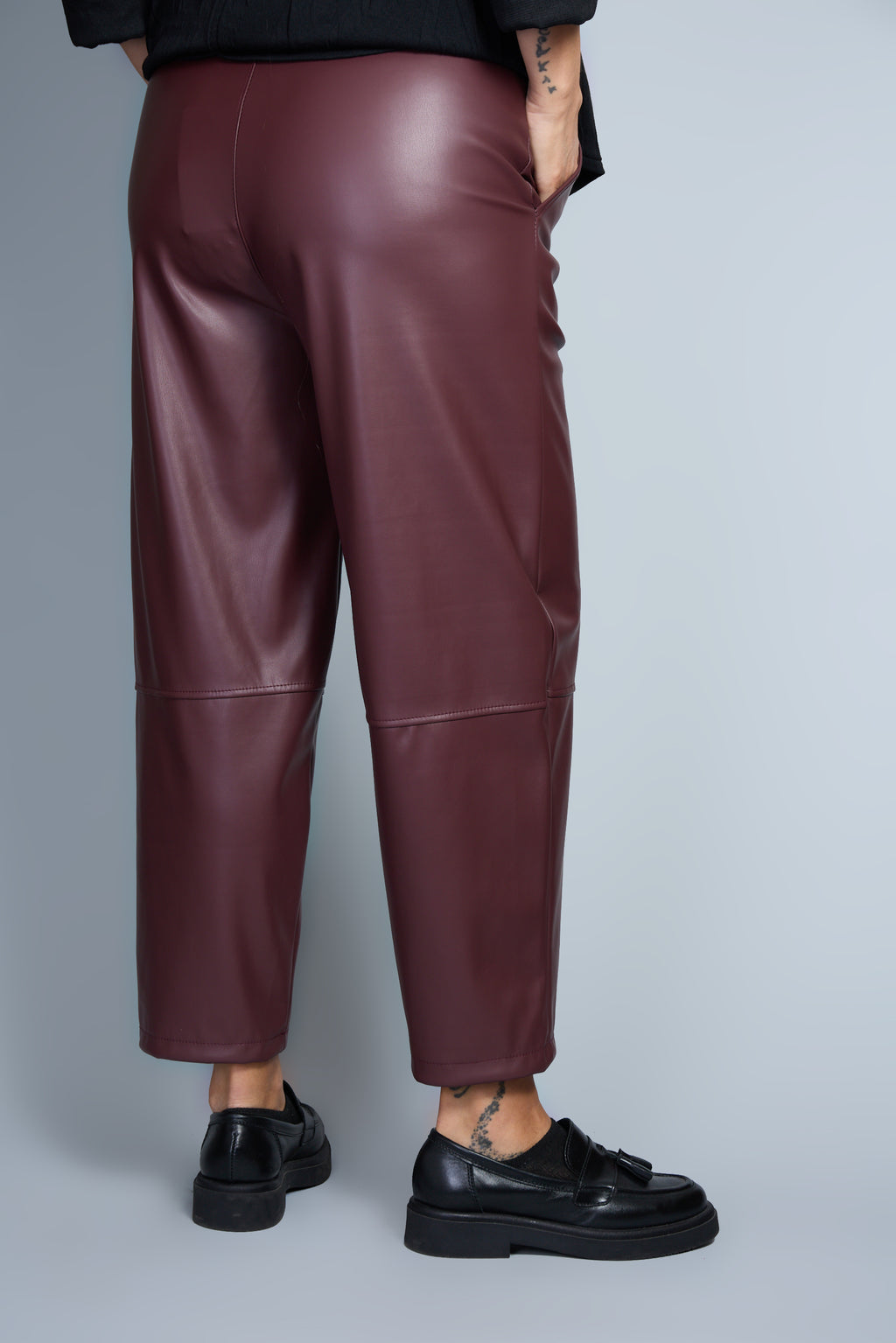 Pantalón Modelo Kaila Color Granate