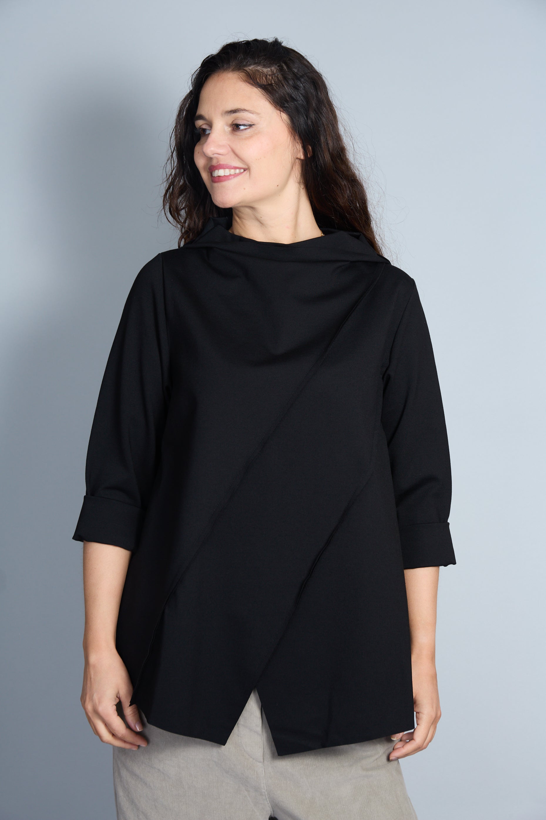 Blusa Modelo Ornella Color Negro