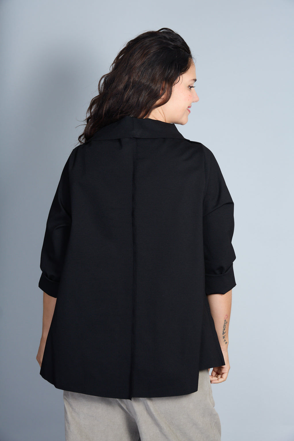 Blusa Modelo Ornella Color Negro