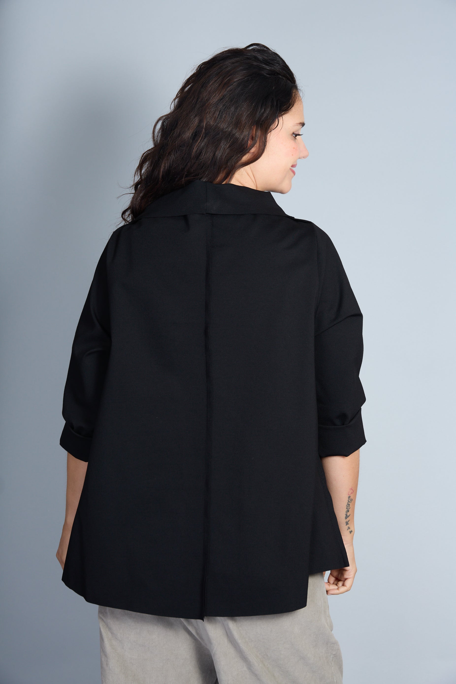 Blusa Modelo Ornella Color Negro