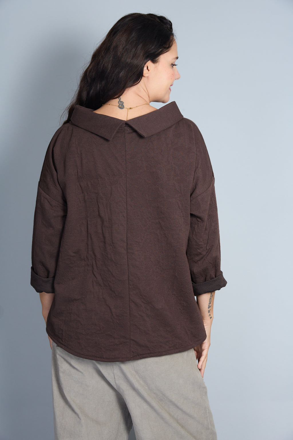 Blusa Modelo Vane Color Marrón