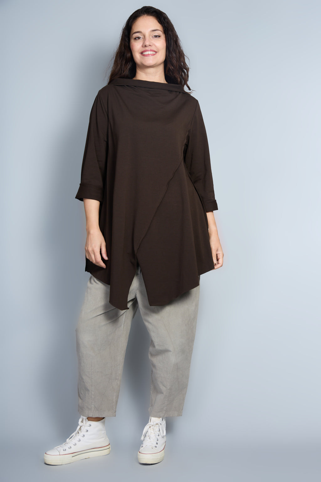 Camiseta Modelo Luda Color Marrón