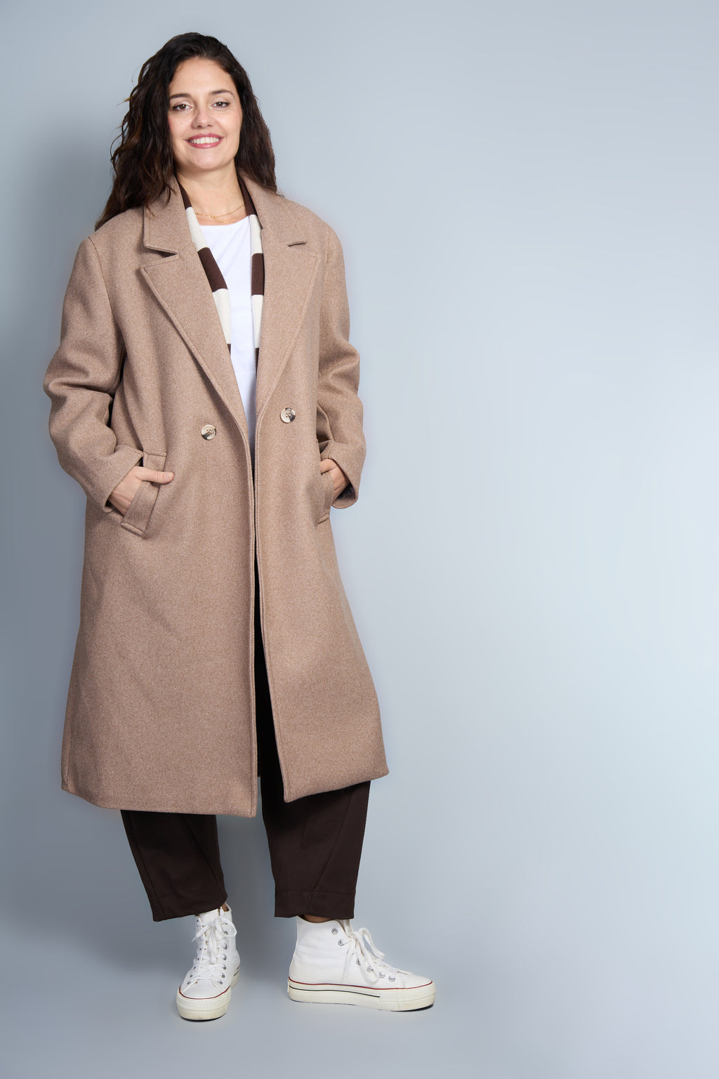 Abrigo Modelo Samuela Color Beige