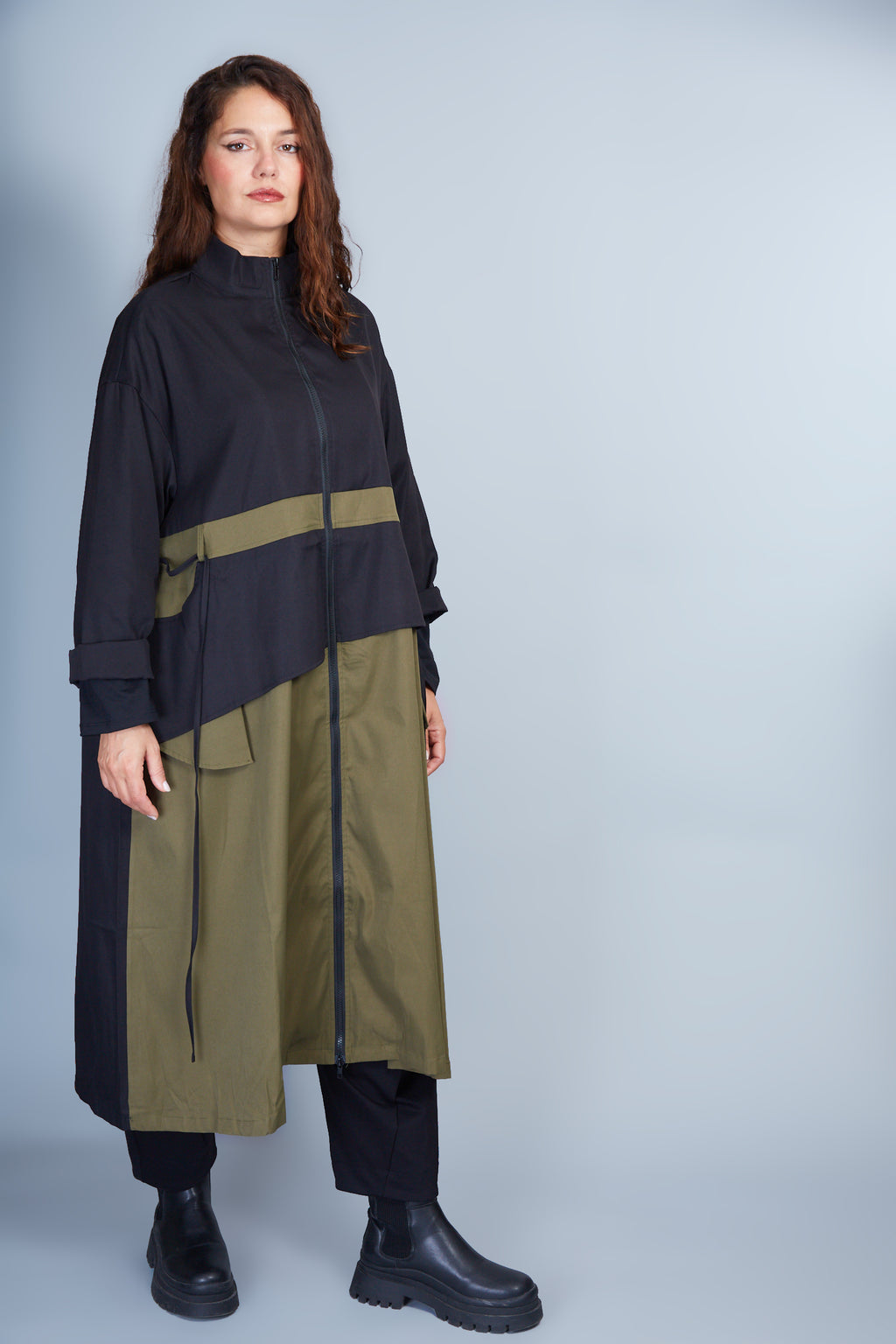 Chaqueta Modelo Gina Color Negro/Verde Militar