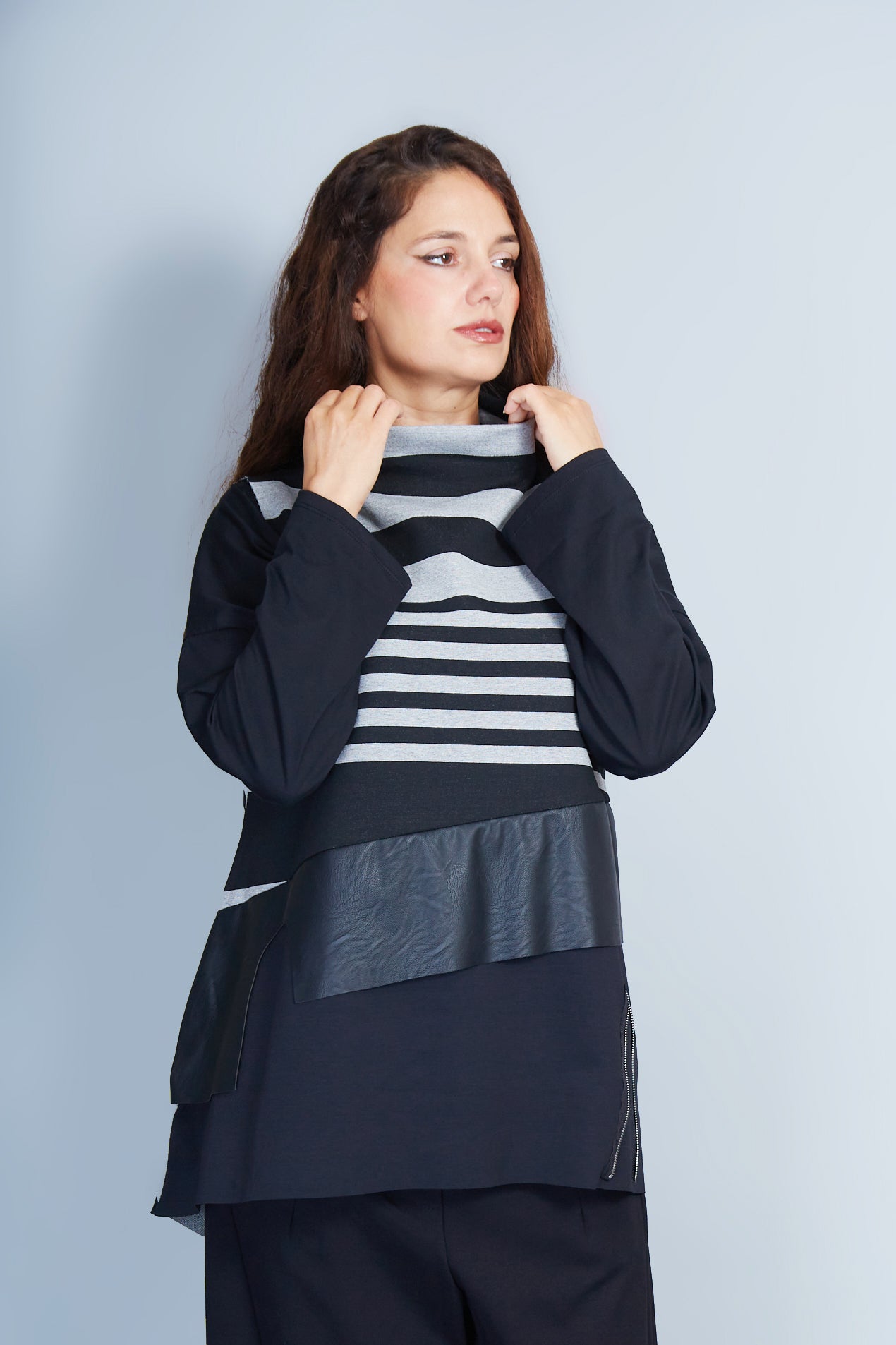 Chaleco Asimétrico Modelo Lorella Color Negro