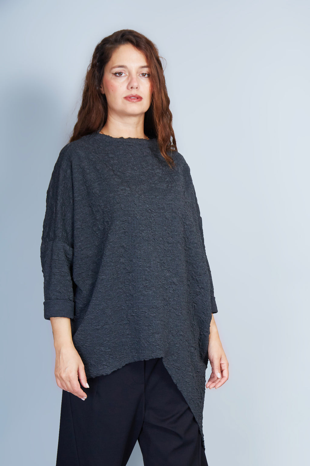 Blusa Modelo Norina Color Gris Oscuro