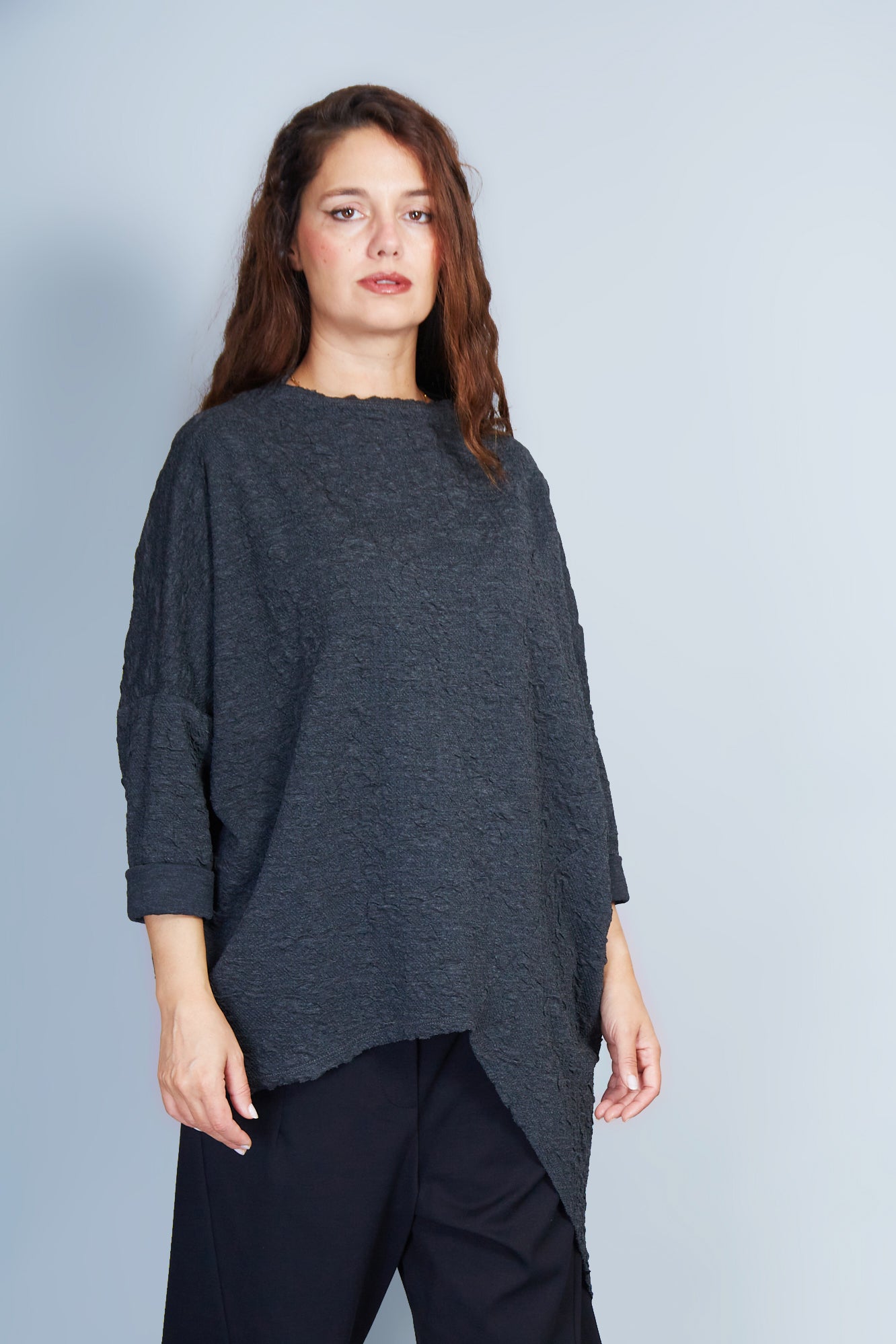 Blusa Modelo Norina Color Gris Oscuro