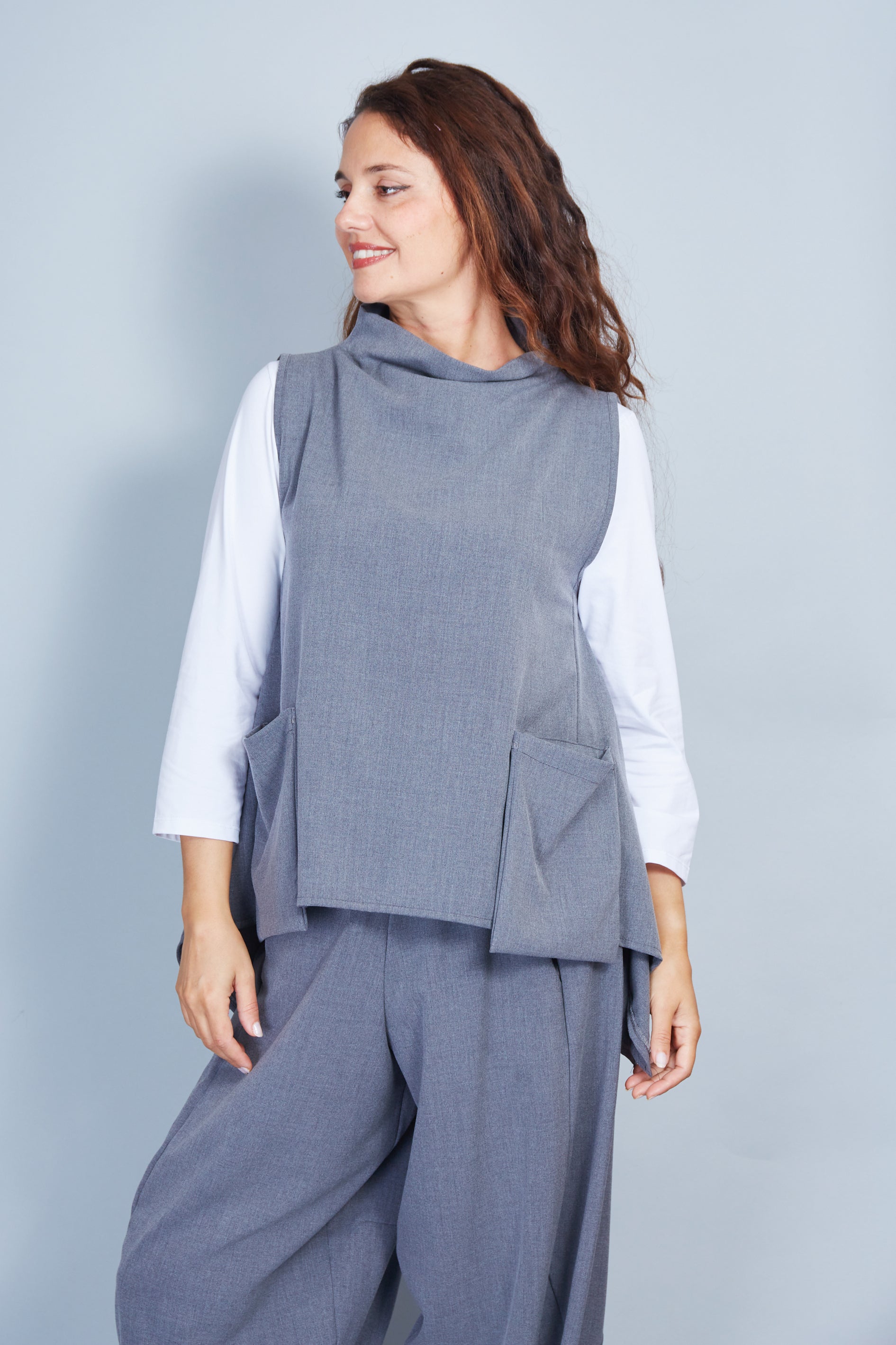 Chaleco Modelo Caren Color Gris Antracita