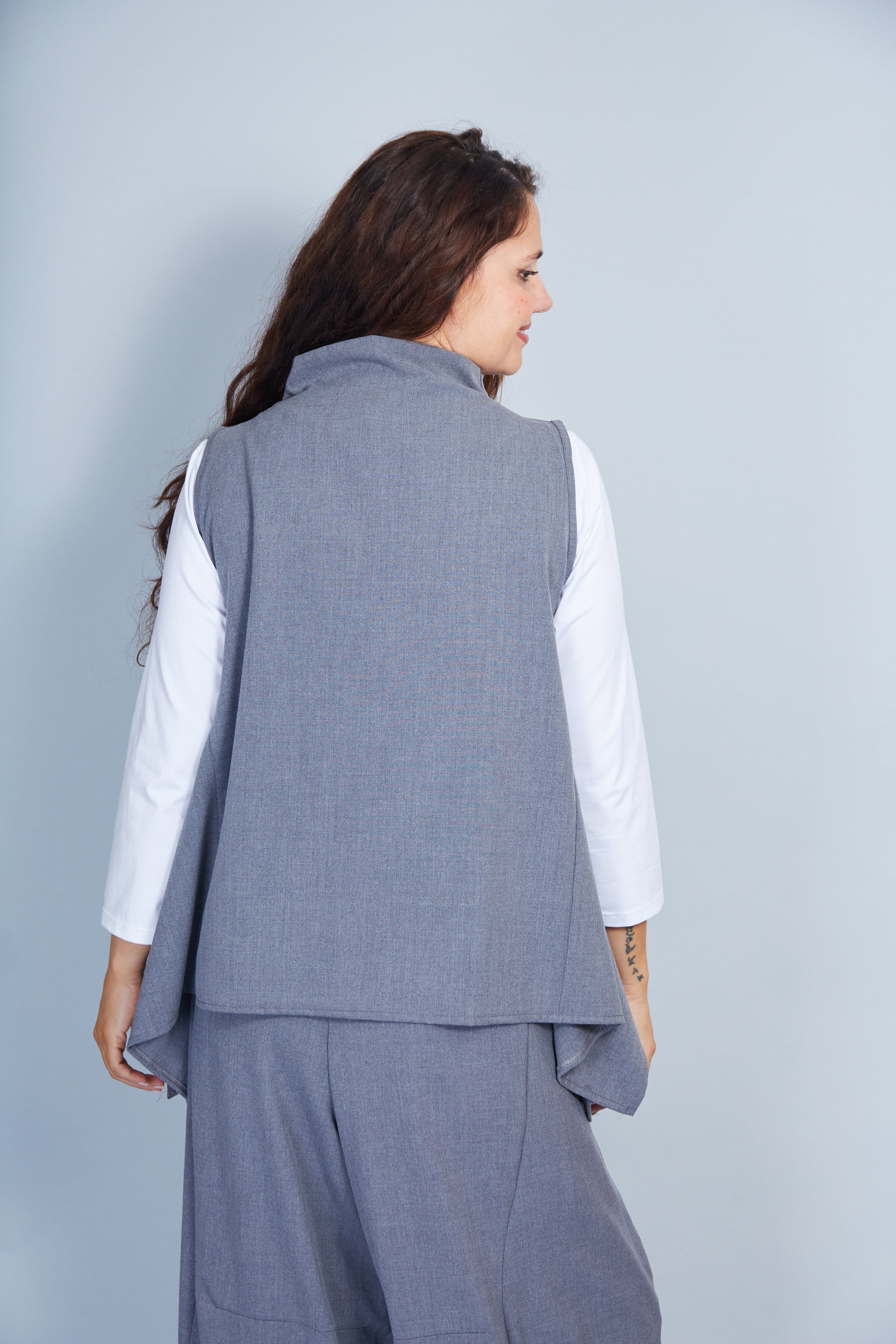 Chaleco Modelo Caren Color Gris Antracita