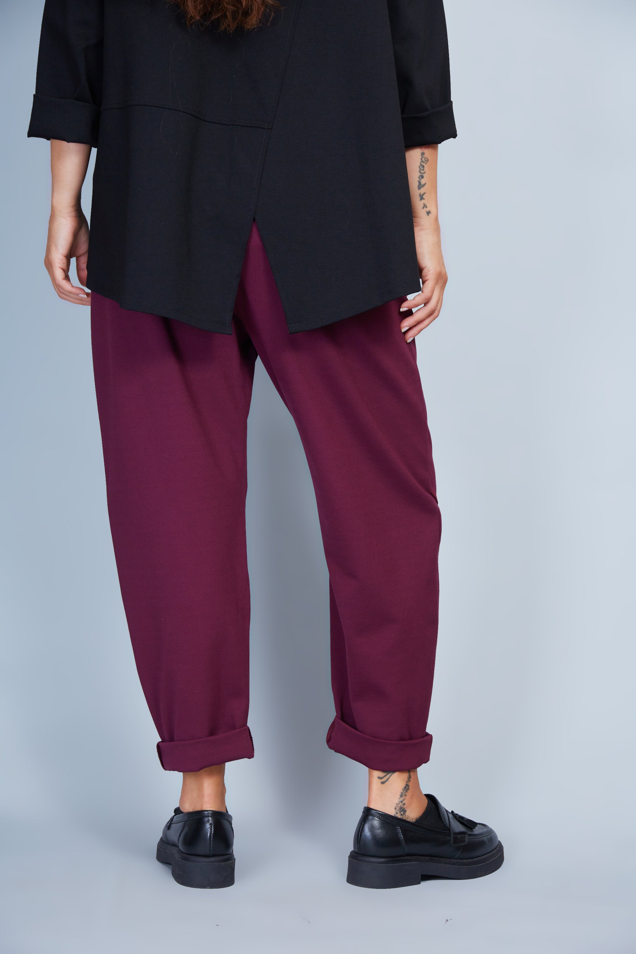 Pantalón Modelo Ancilla Color Vino