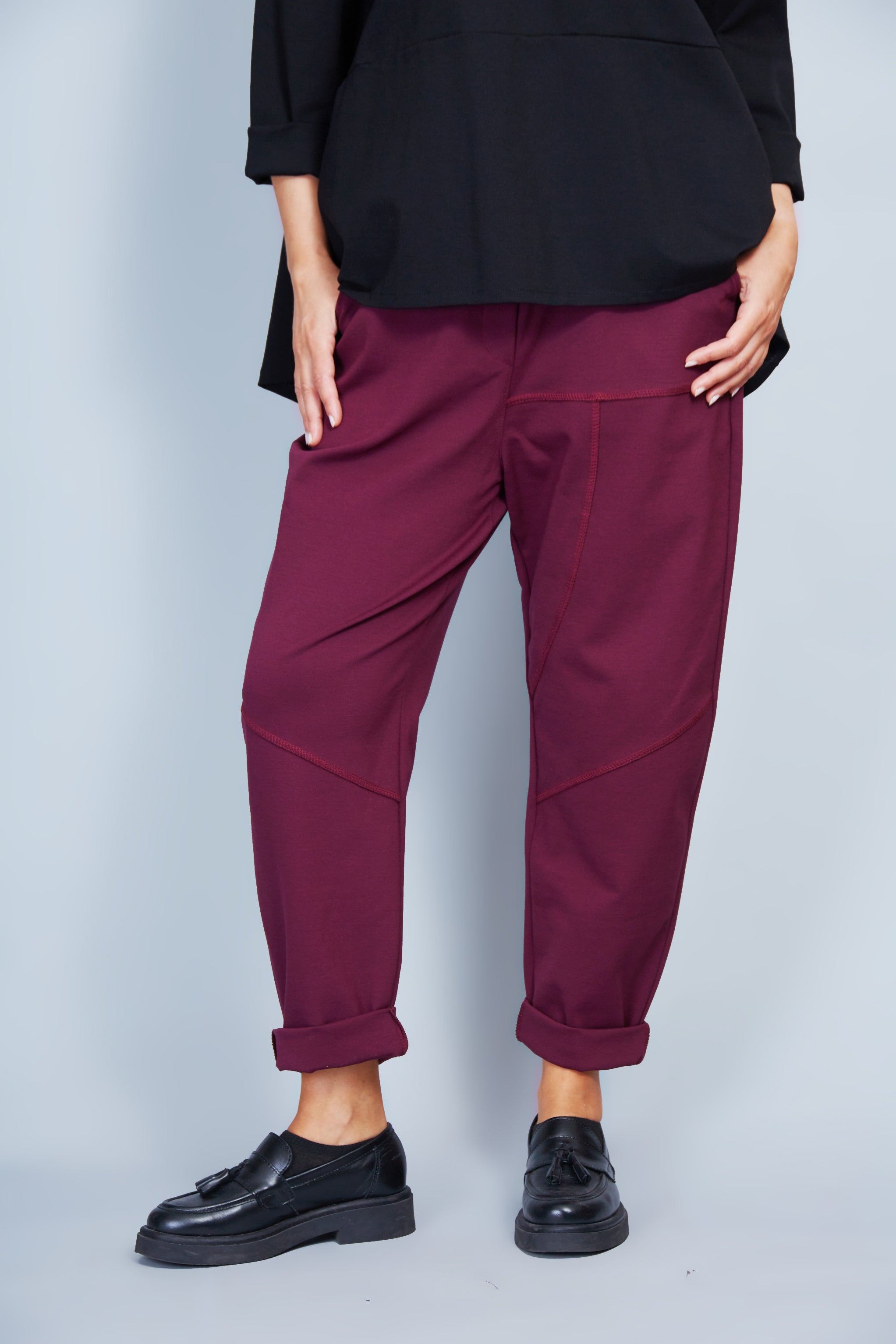 Pantalón Modelo Ancilla Color Vino
