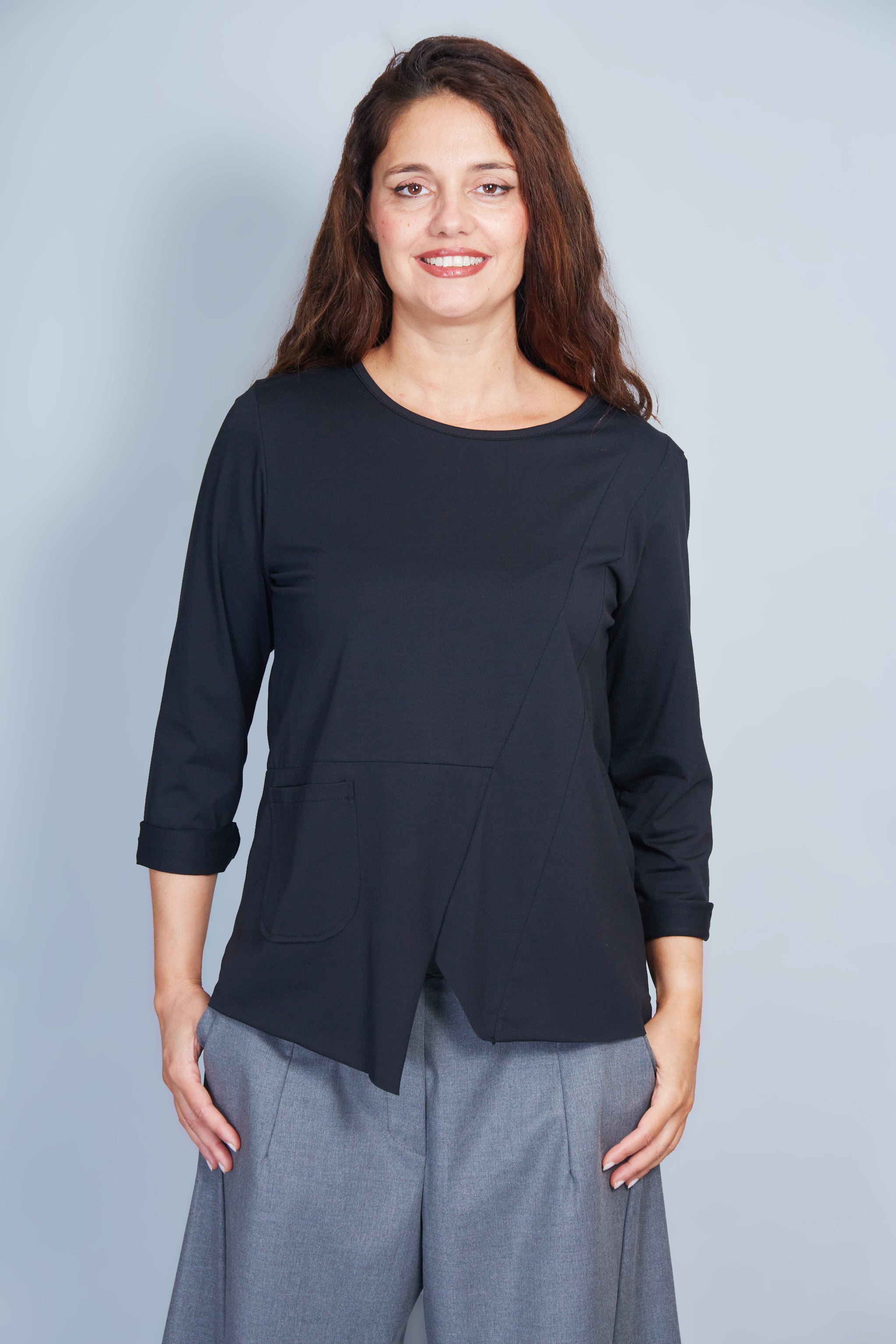 Camiseta Modelo Ludmilla Color Negro