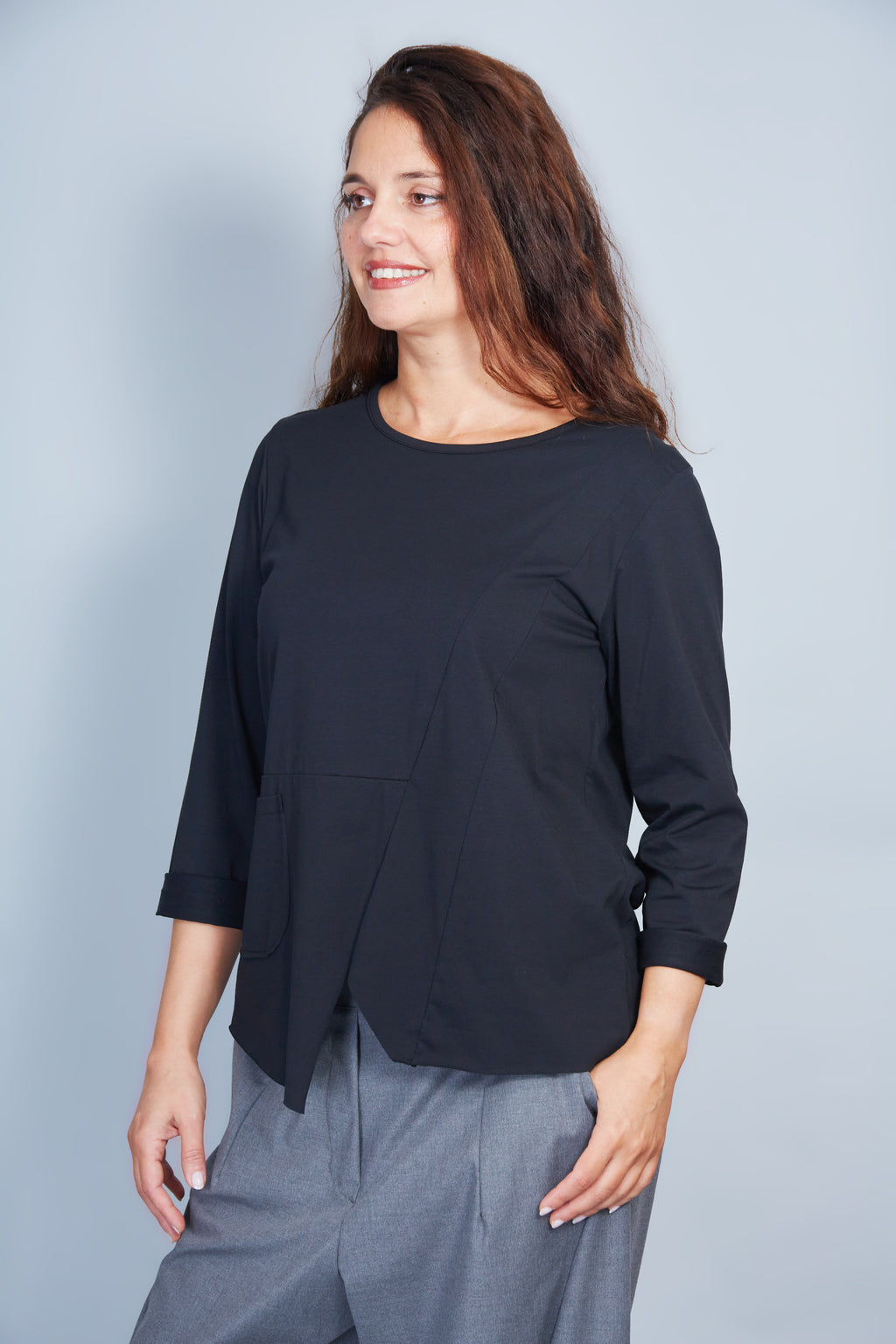 Camiseta Modelo Ludmilla Color Negro