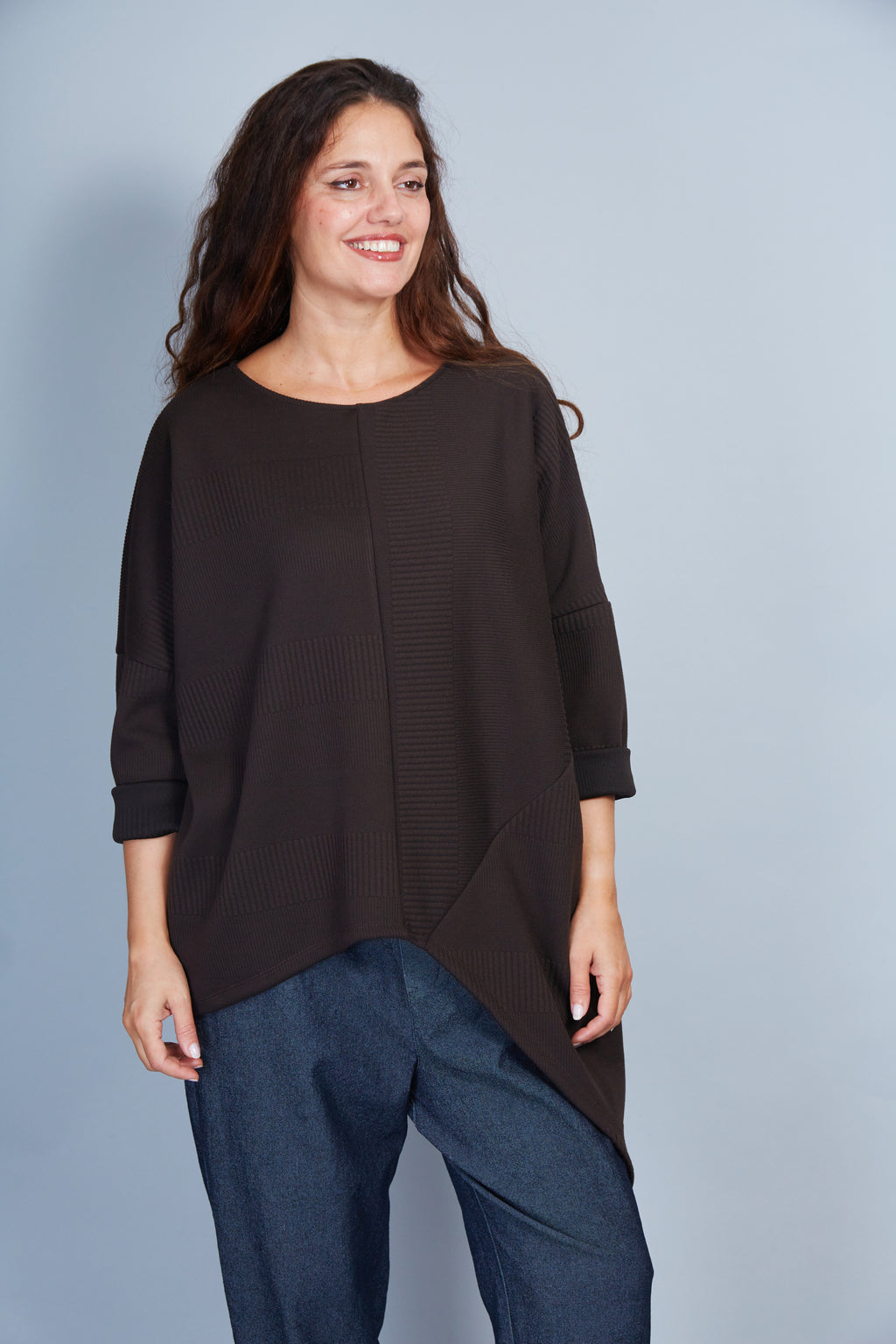 Blusa Modelo Nuria Color Marrón Oscuro