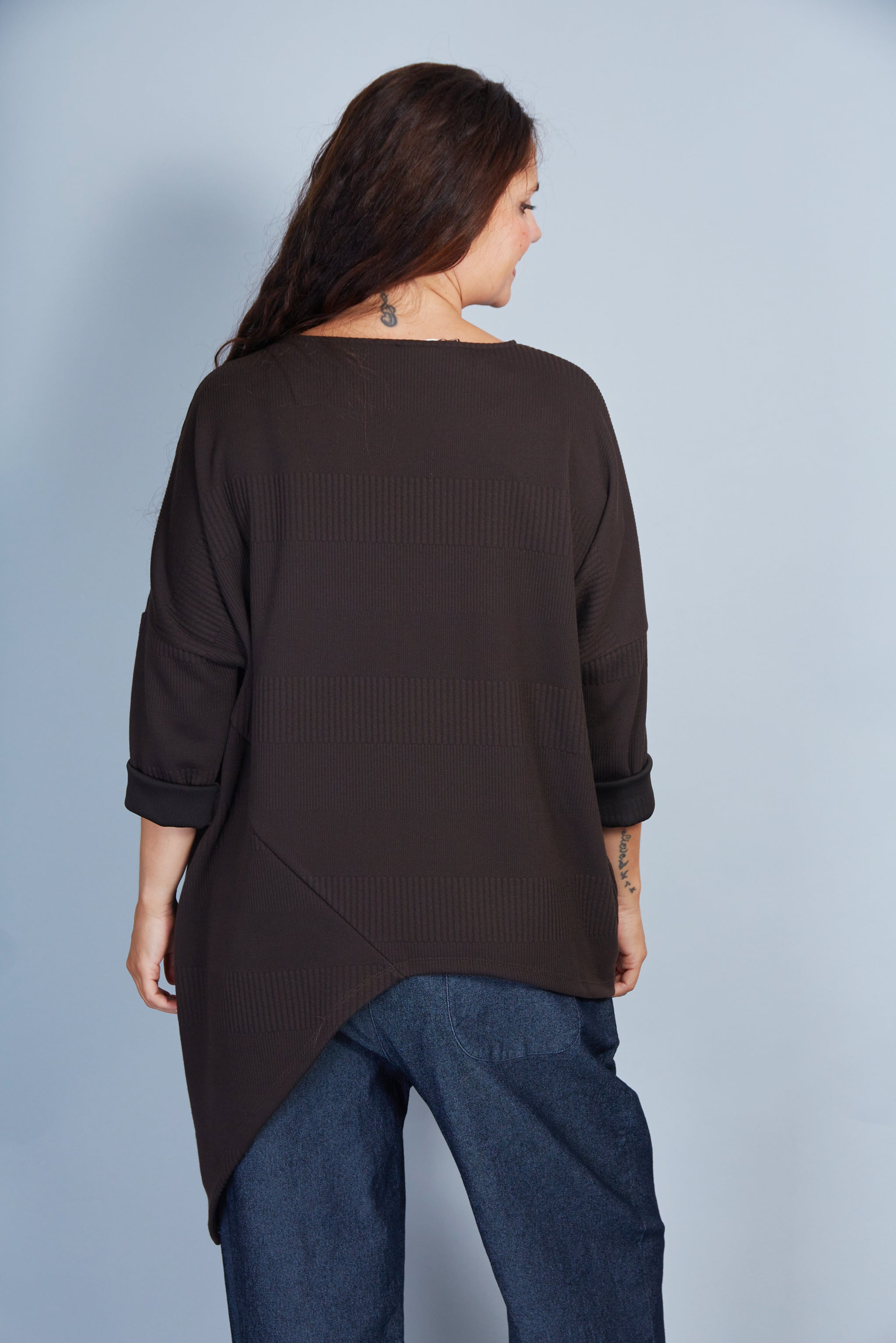 Blusa Modelo Nuria Color Marrón Oscuro