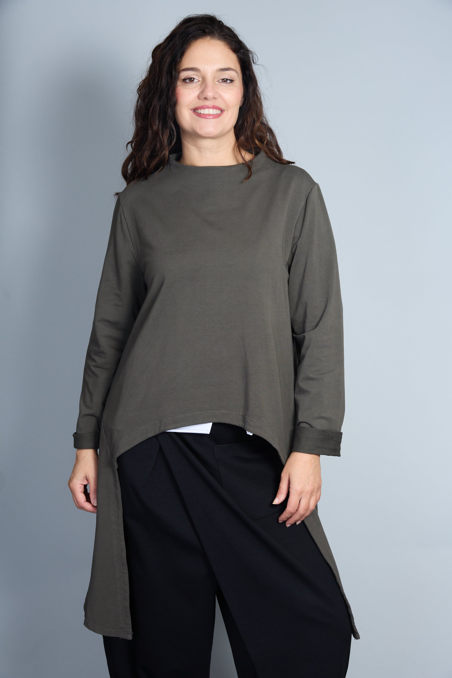 Blusa Modelo VIvi Color Verde Militar