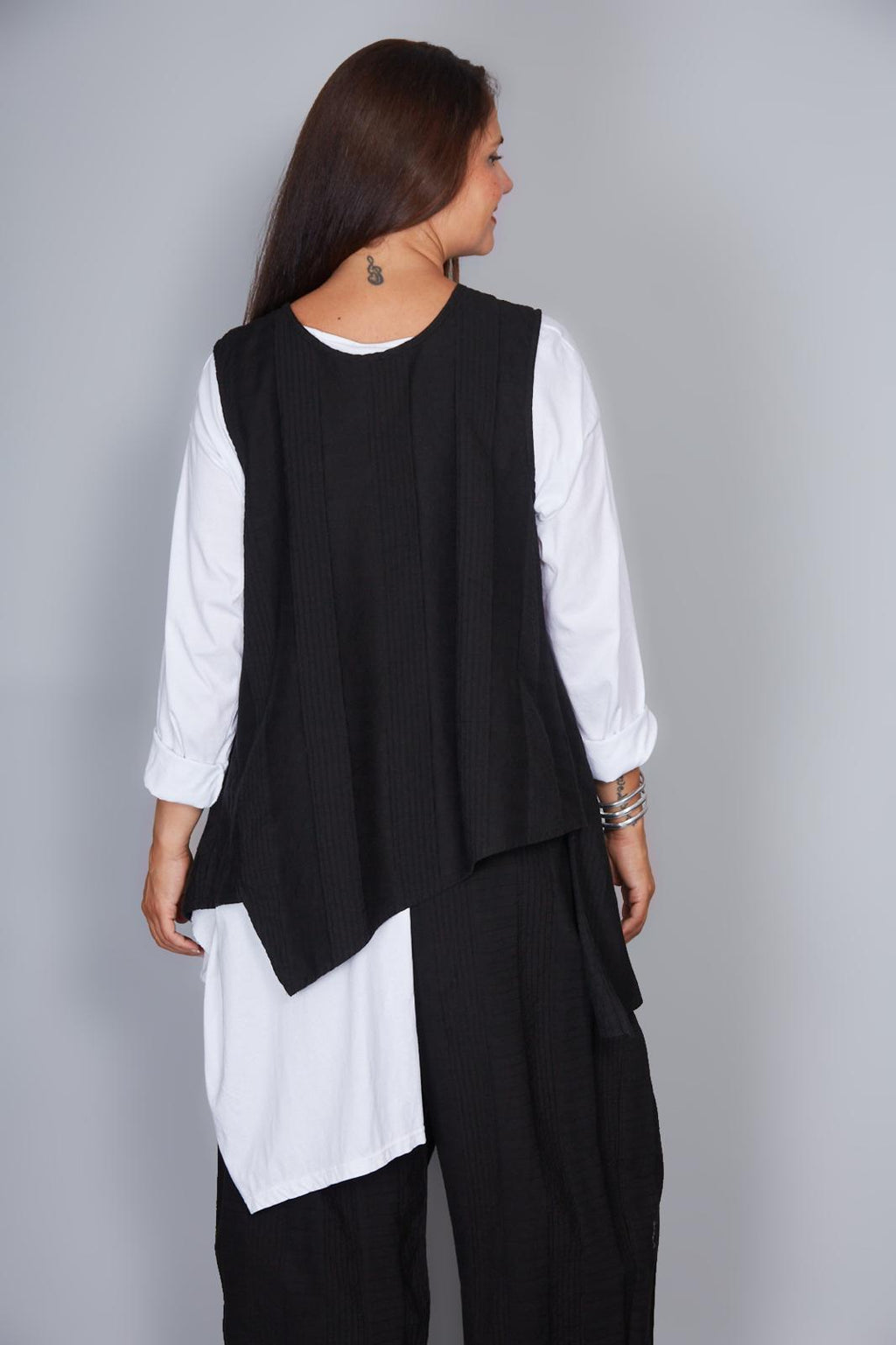Chaleco Modelo Eliana Color Negro