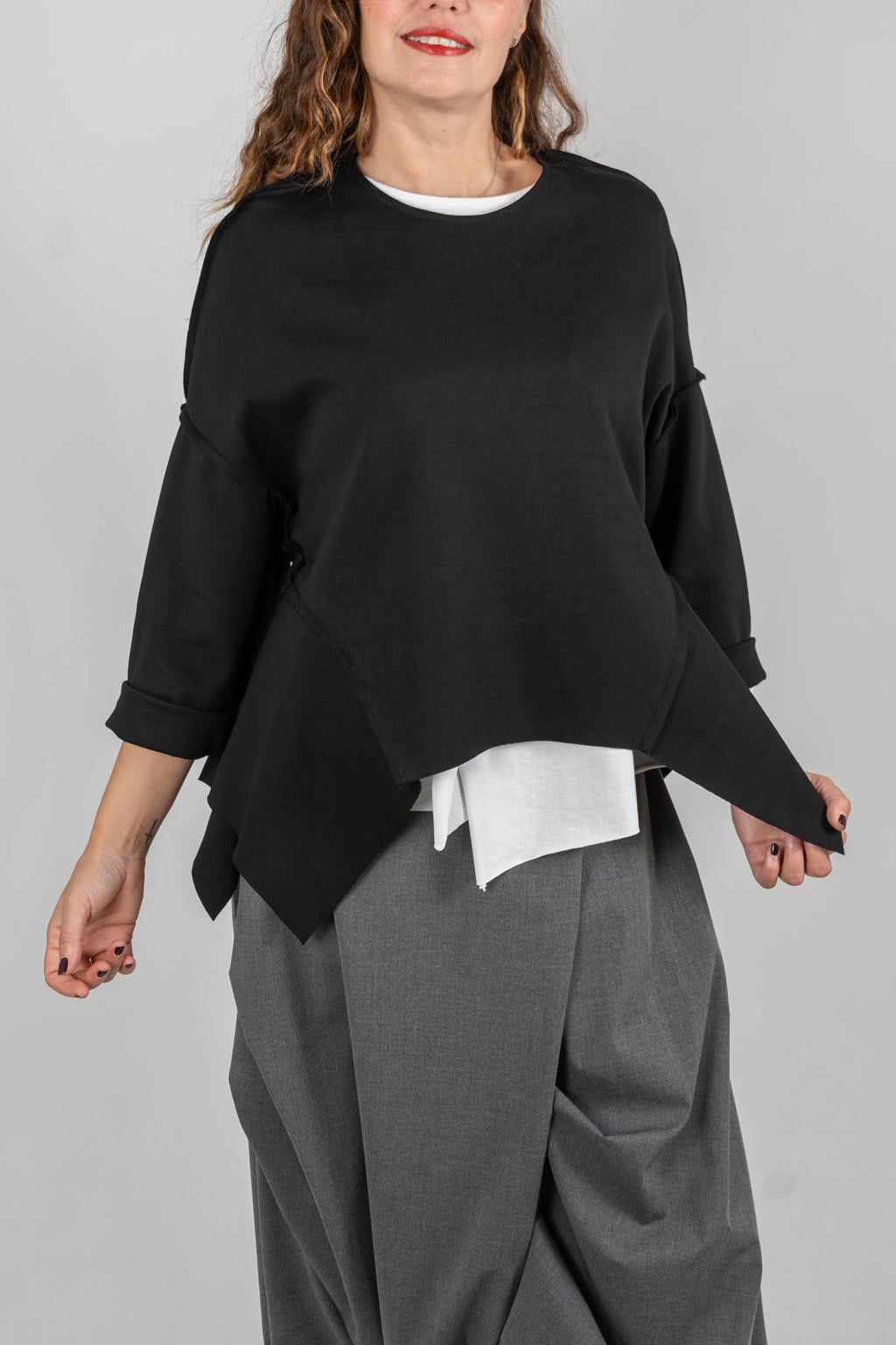 Sudadera Modelo Wanda Color Negro