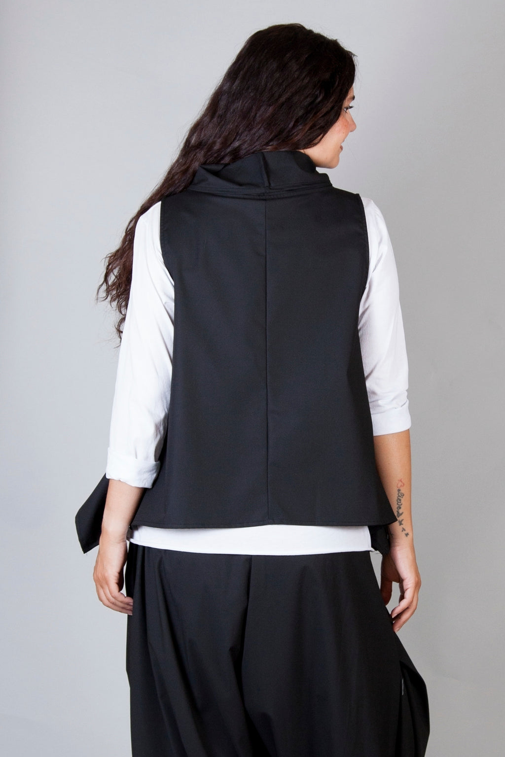 Chaleco Lia Wendy Trendy Negro