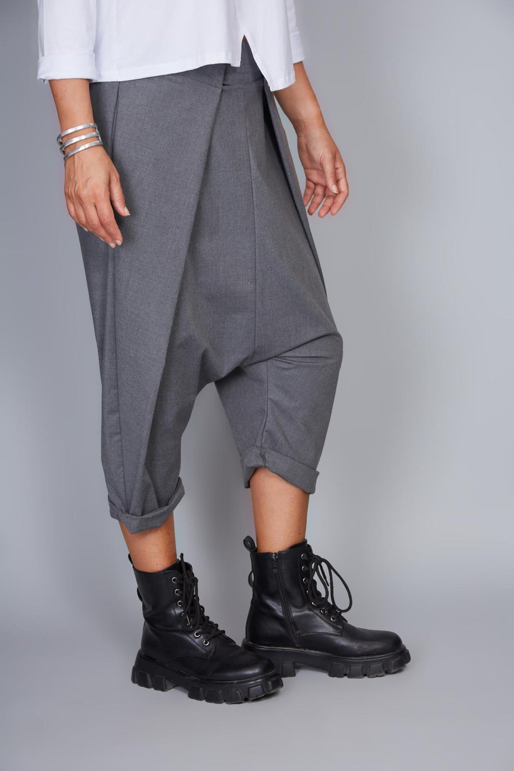 Pantalón Modelo Josephina Color Gris Antracita