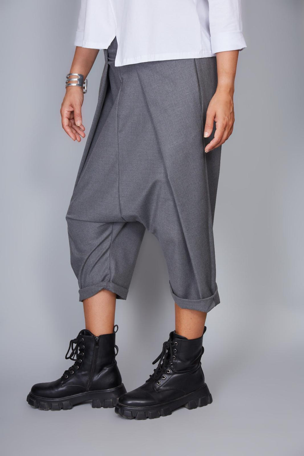 Pantalón Modelo Josephina Color Gris Antracita