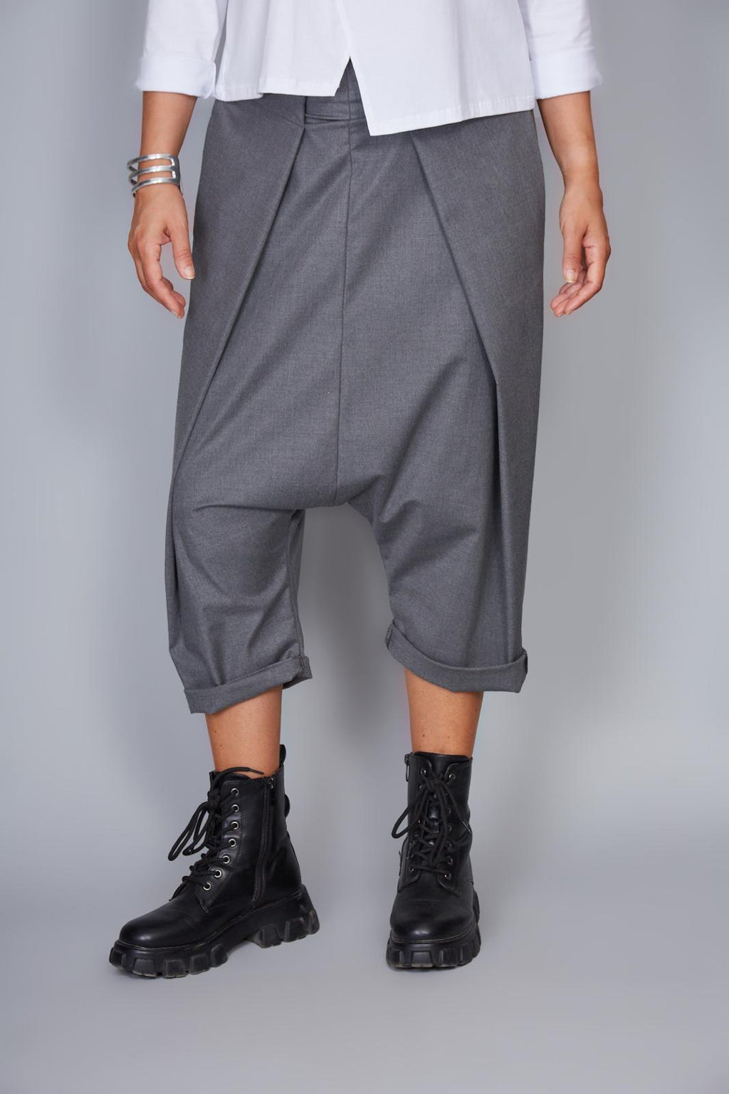 Pantalón Modelo Josephina Color Gris Antracita