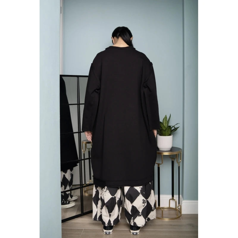 Vestido Modelo Peony Color Negro