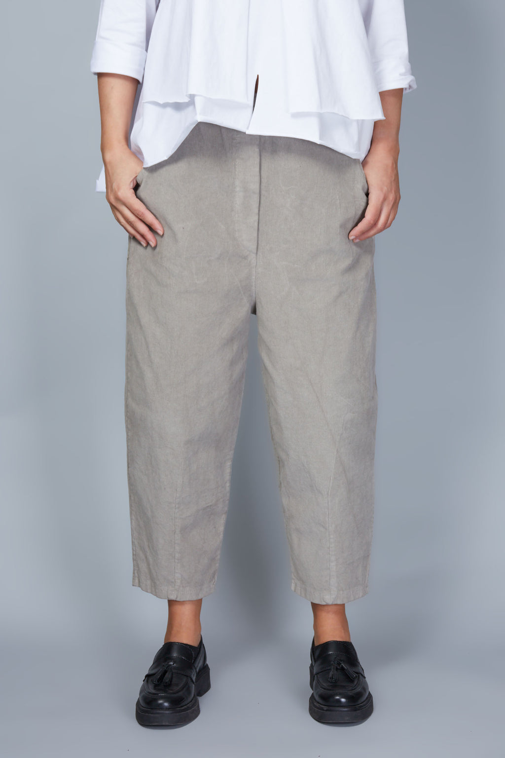 Pantalón Modelo Zamila Color Beige
