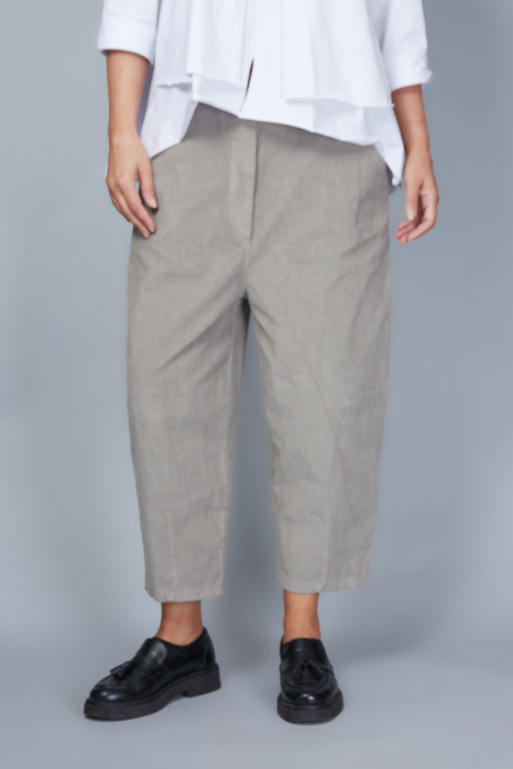 Pantalón Modelo Zamila Color Beige