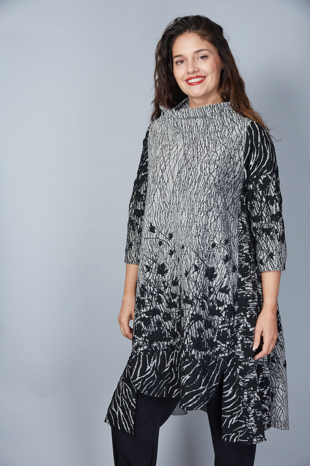 Vestido Modelo Jalore Color Negro/Gris