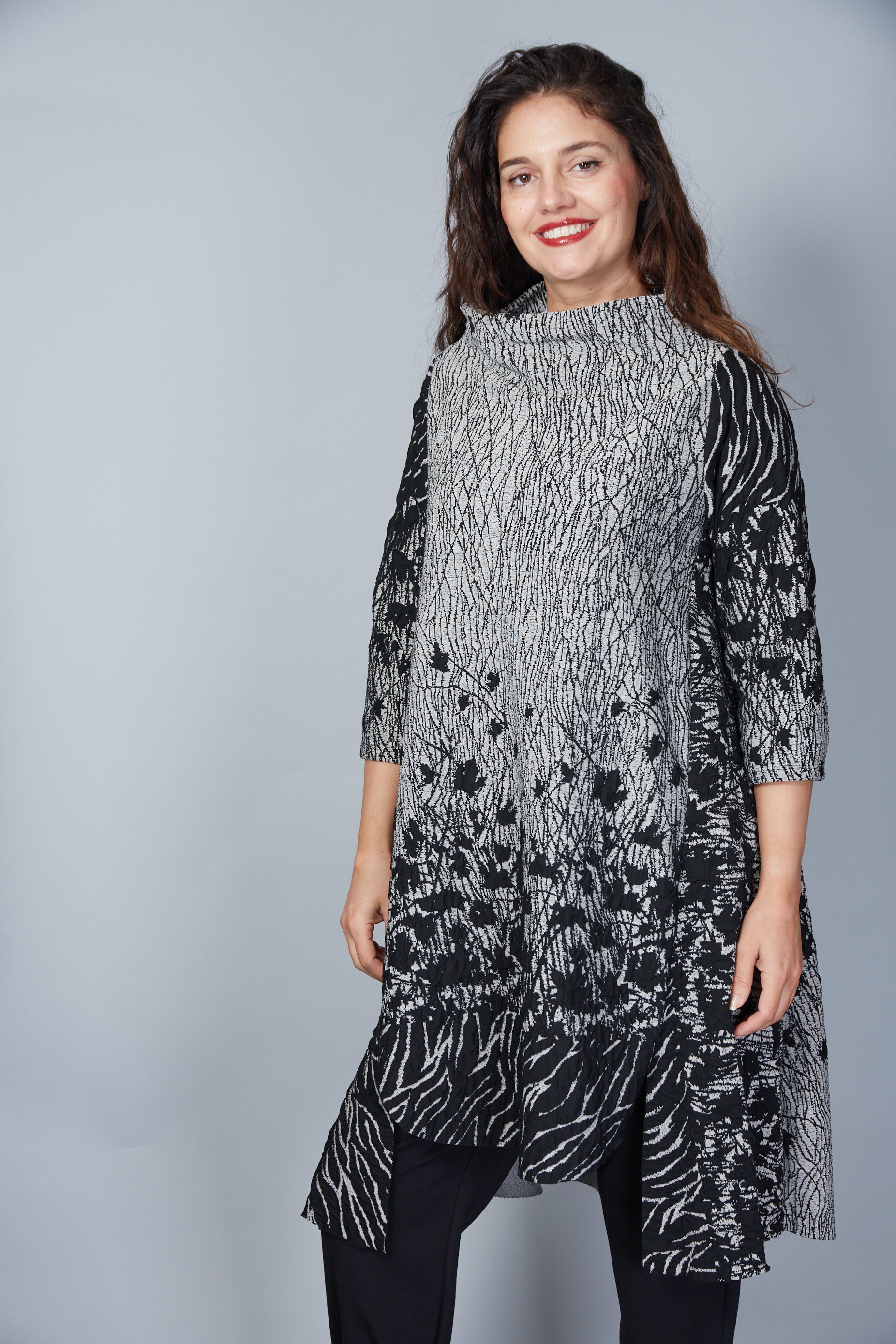 Vestido Modelo Jalore Color Negro/Gris