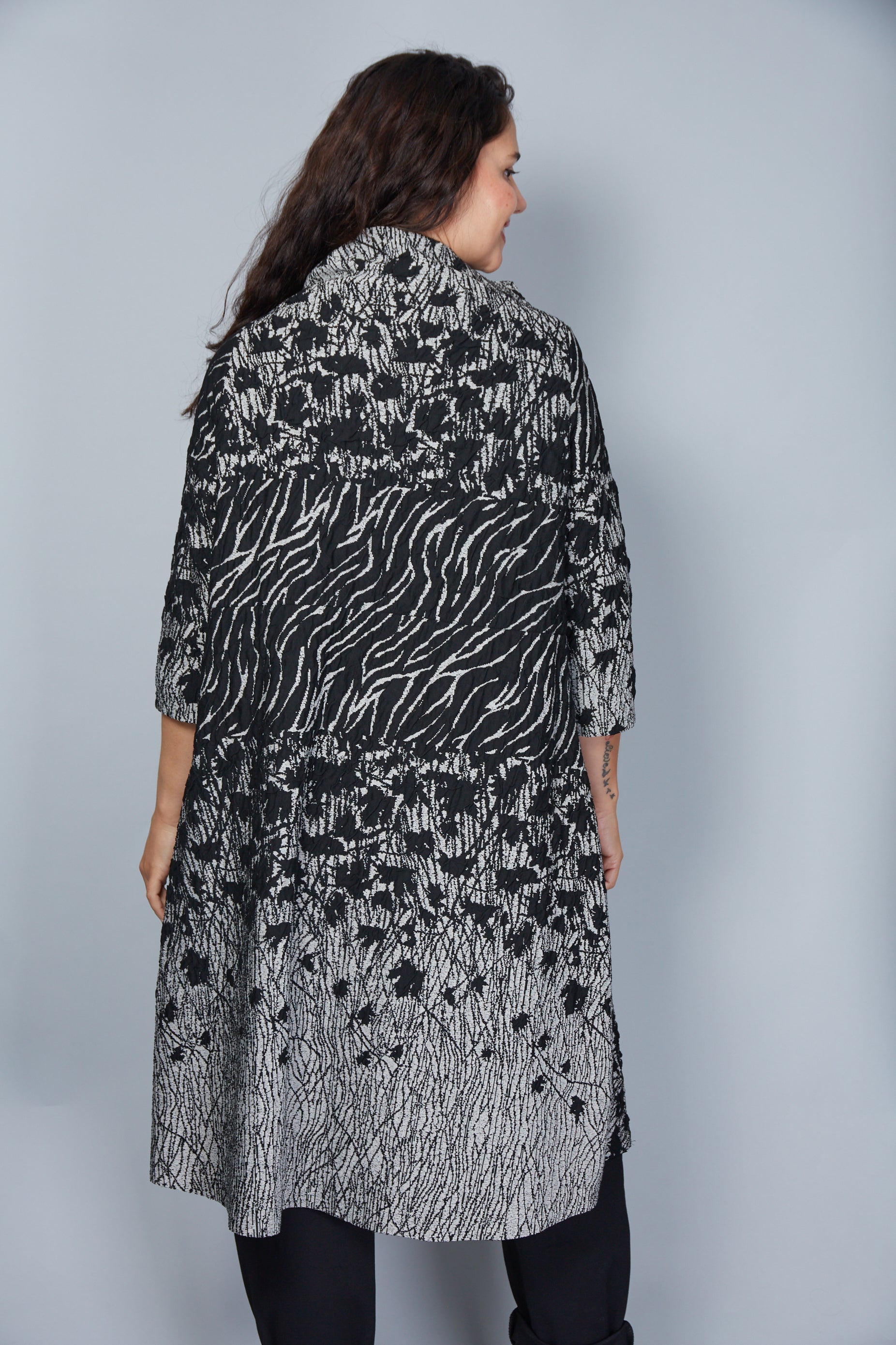 Vestido Modelo Jalore Color Negro/Gris