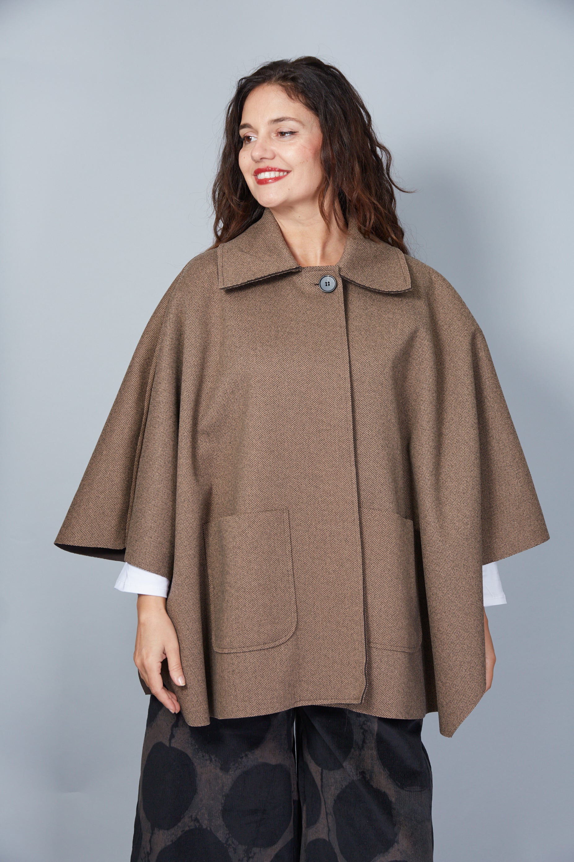 Abrigo Modelo Lulú Color Arena