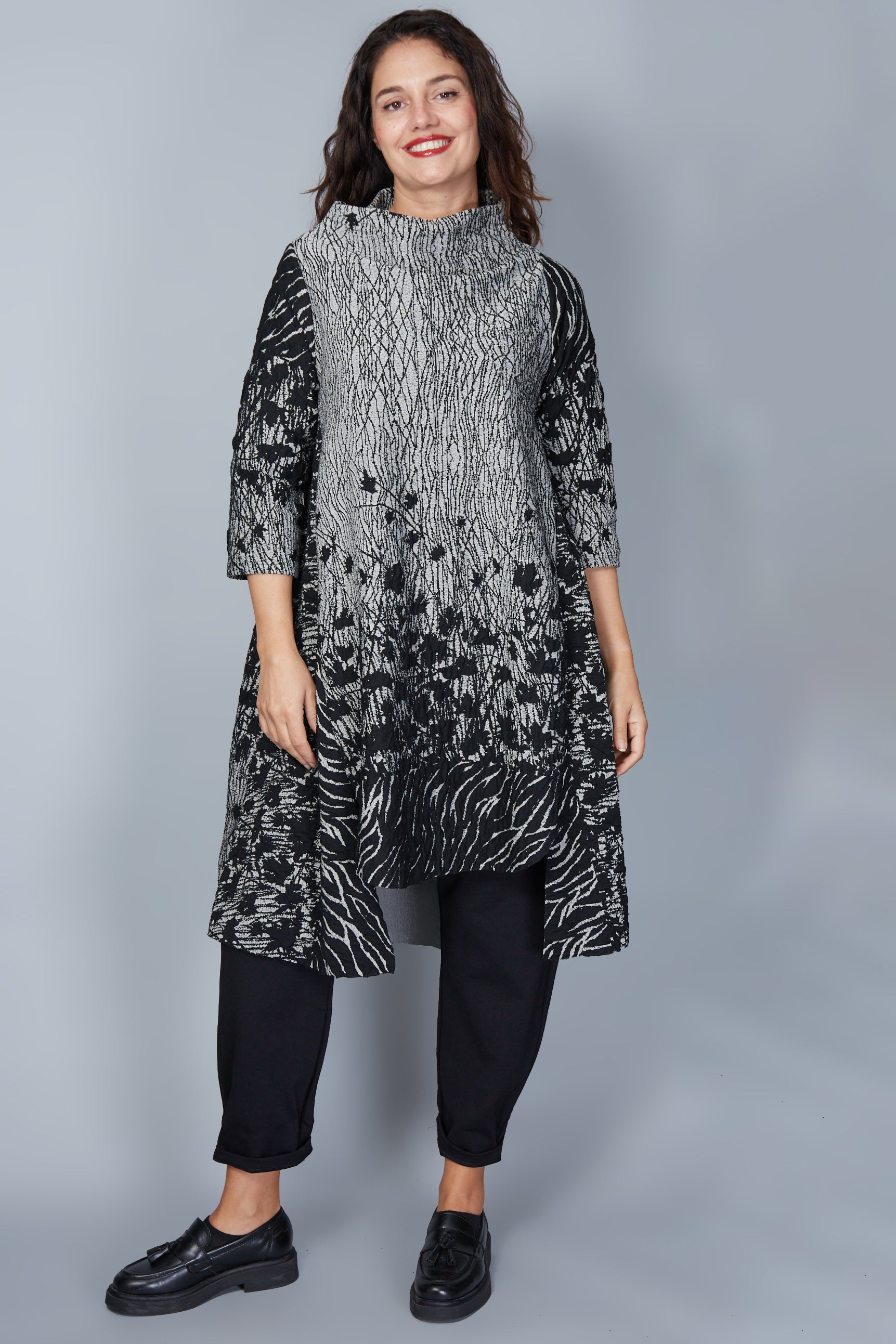 Vestido Modelo Jalore Color Negro/Gris