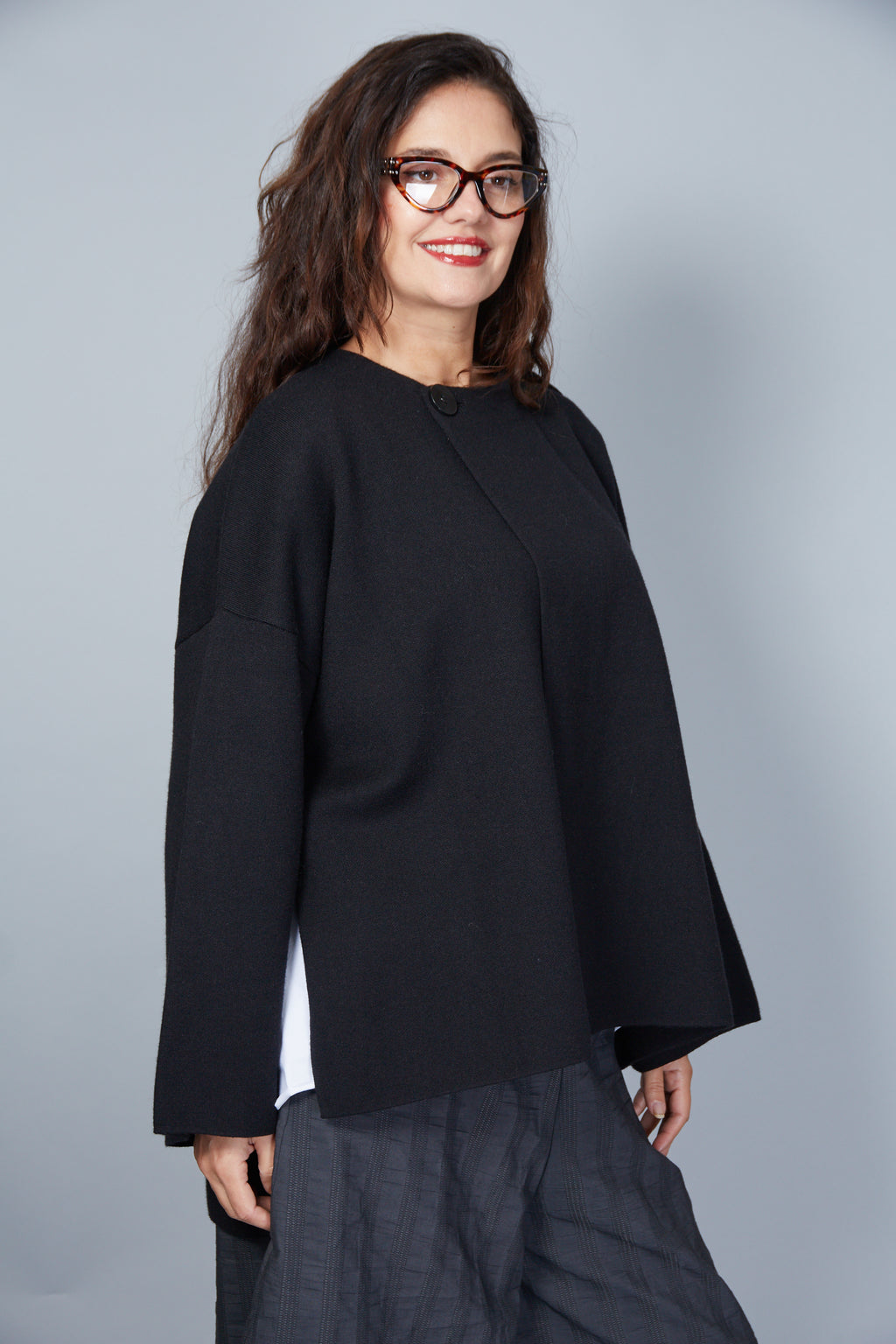 Cardigan Modelo Assisi Color Negro