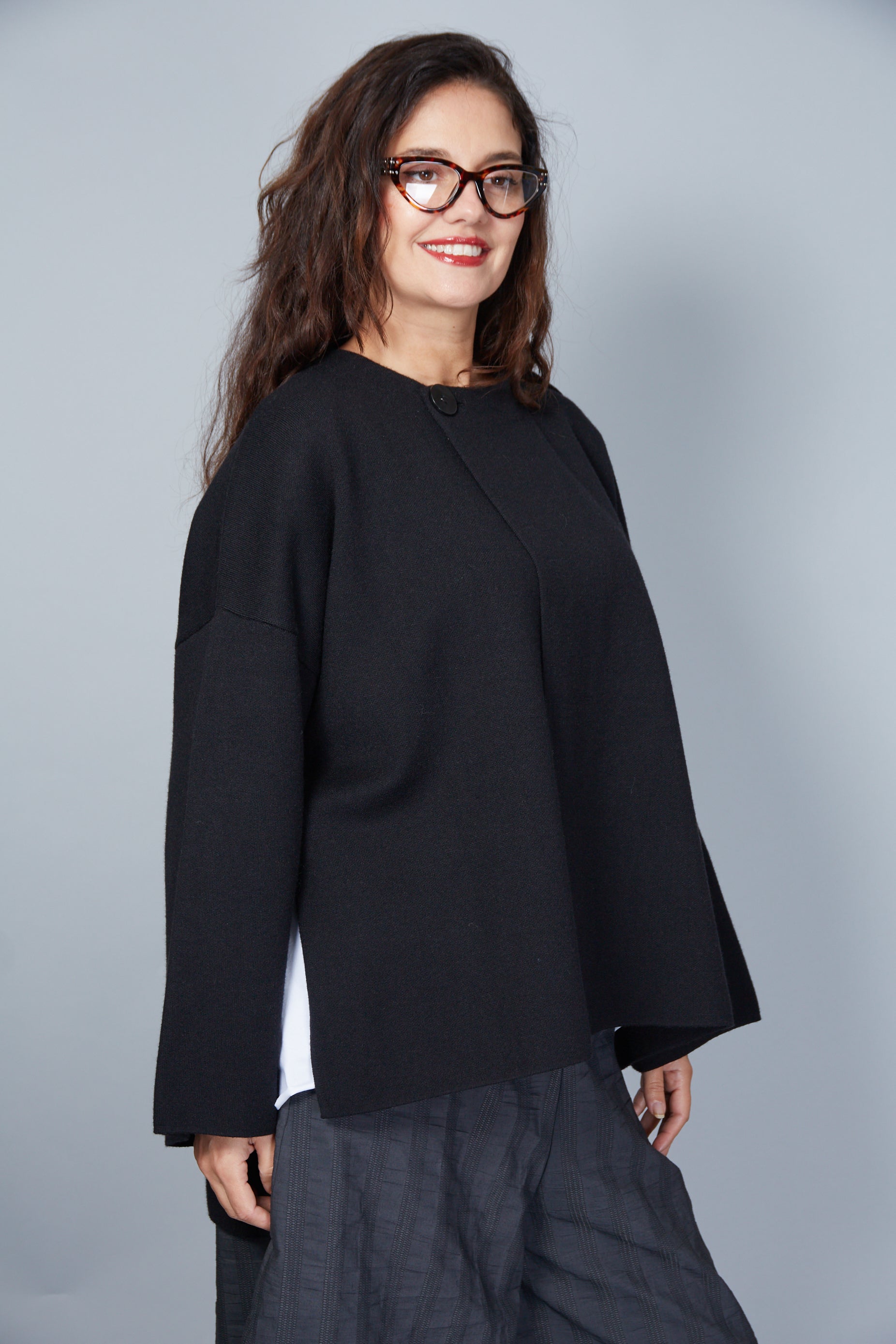 Cardigan Modelo Assisi Color Negro