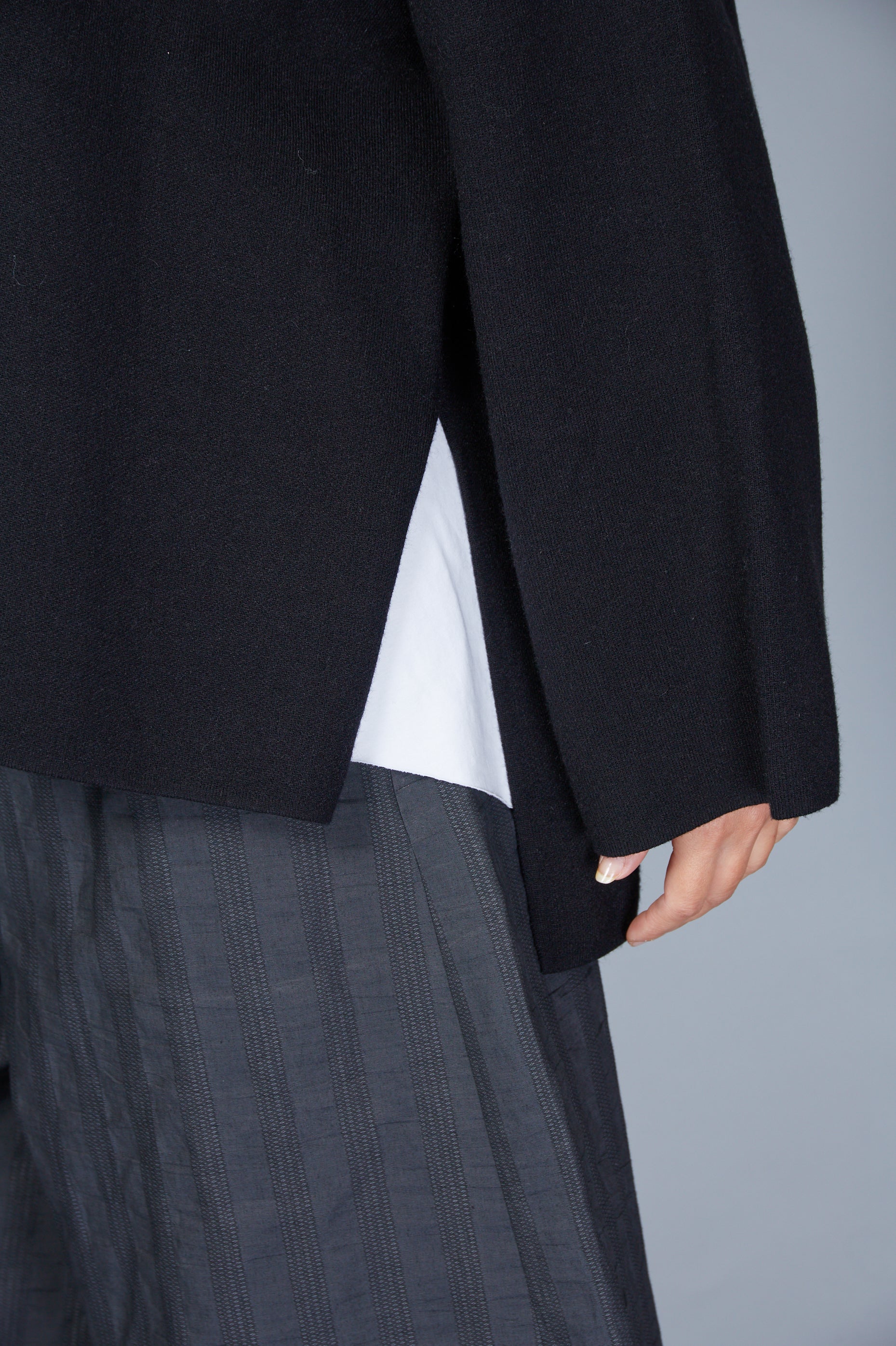 Cardigan Modelo Assisi Color Negro