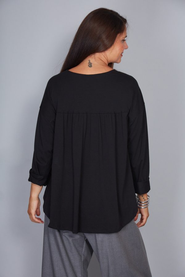 Camiseta Modelo Eva Color Negro