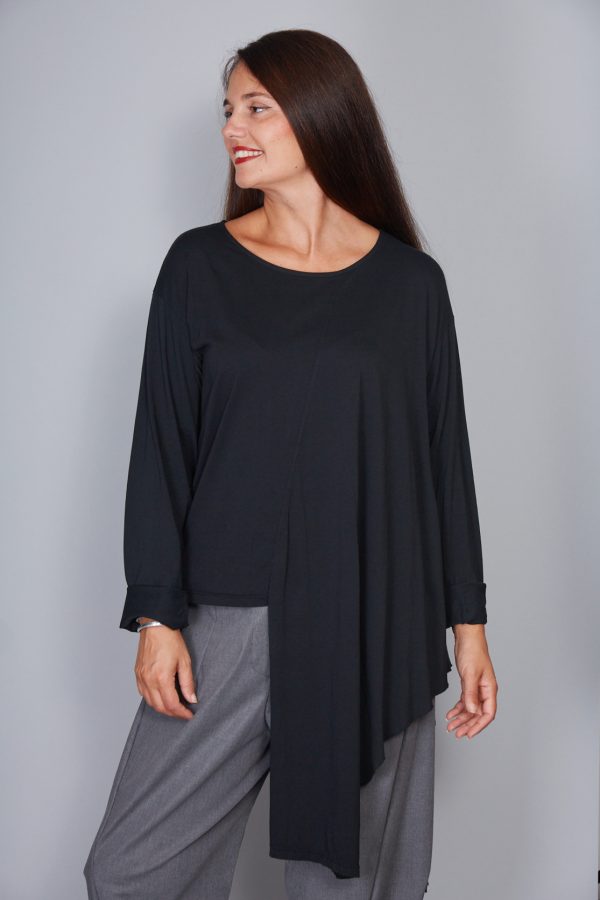 Camiseta Modelo Mirta Color Negro
